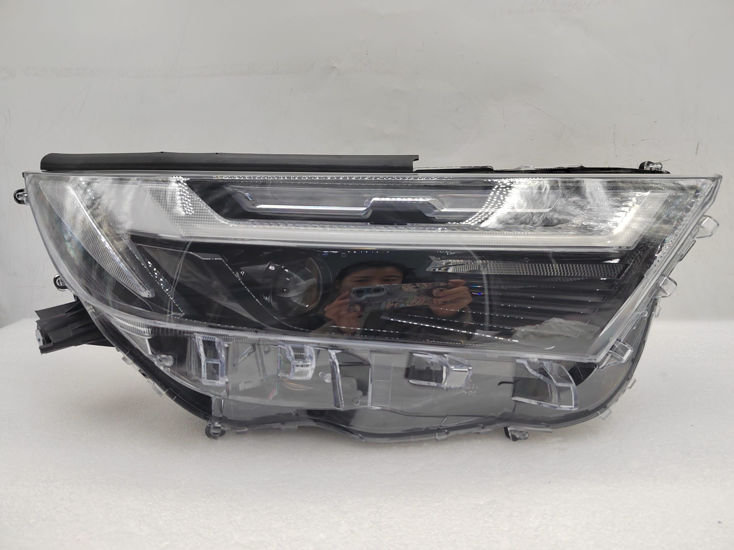 TOYOTA RAV4 2022-2023 LED R.H.S HEADLIGHT ASSEMBLY
