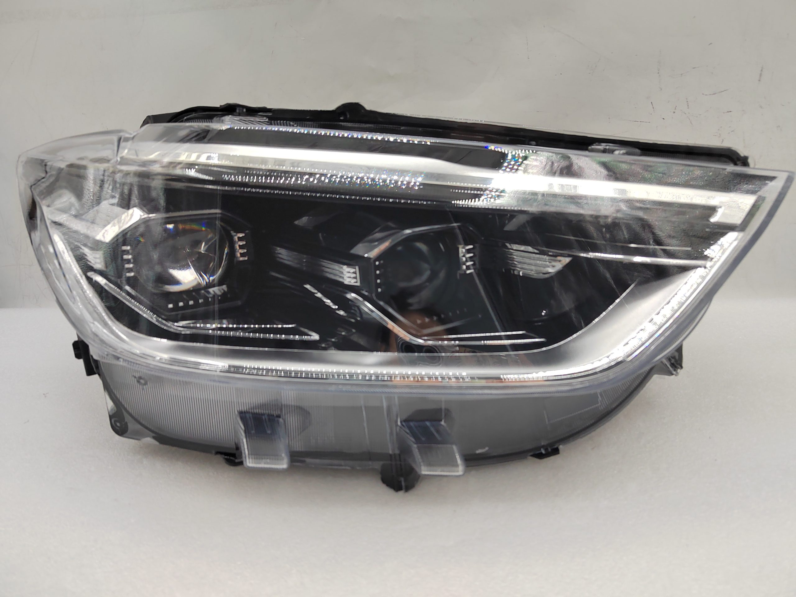 MAXUS LDV D90 2022-2024 LED R.H.S HEADLIGHT ASSEMBLY