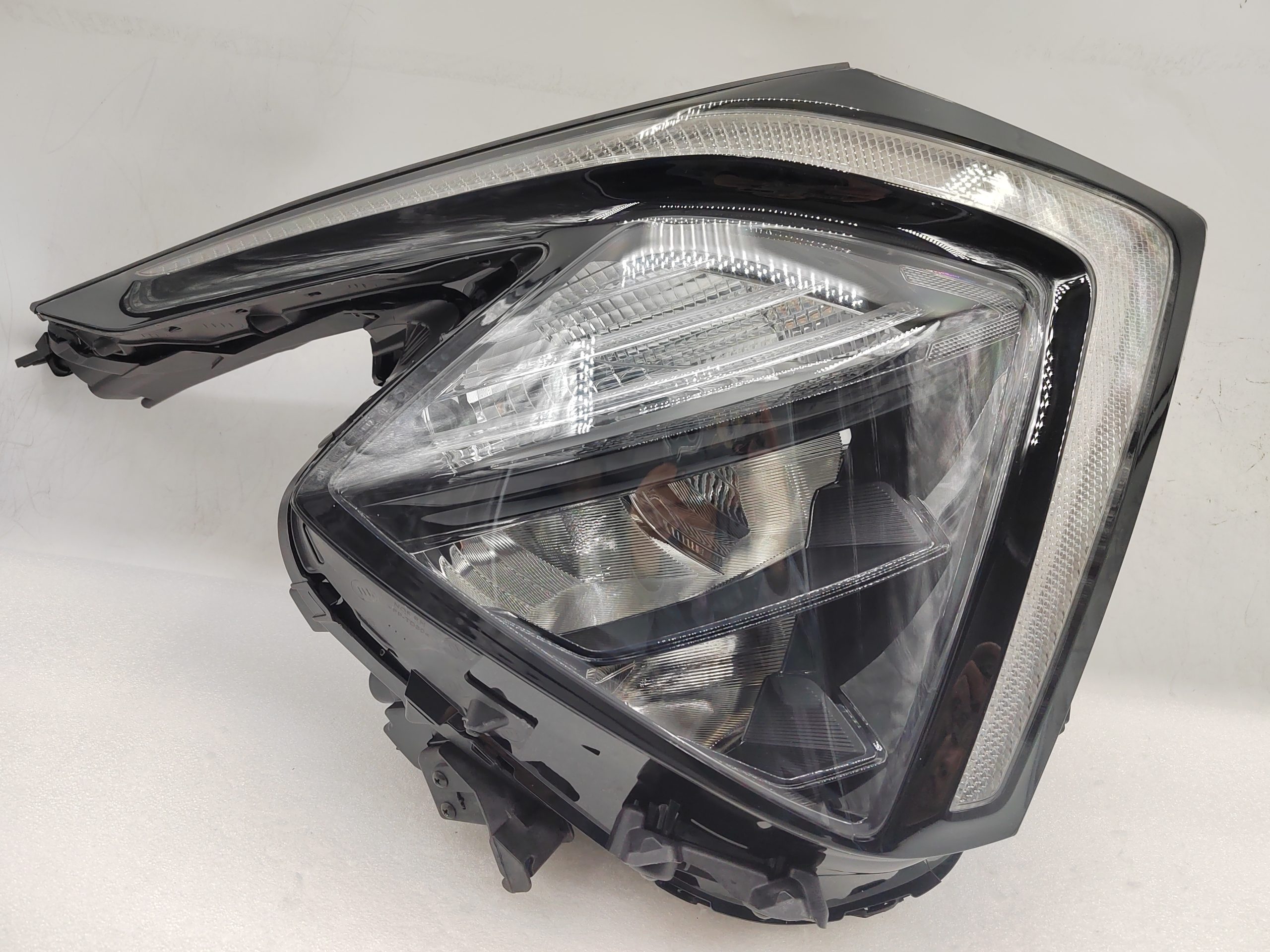 KIA SPORTAGE 2022-2024 LED R.H.S HEADLIGHT ASSEMBLY