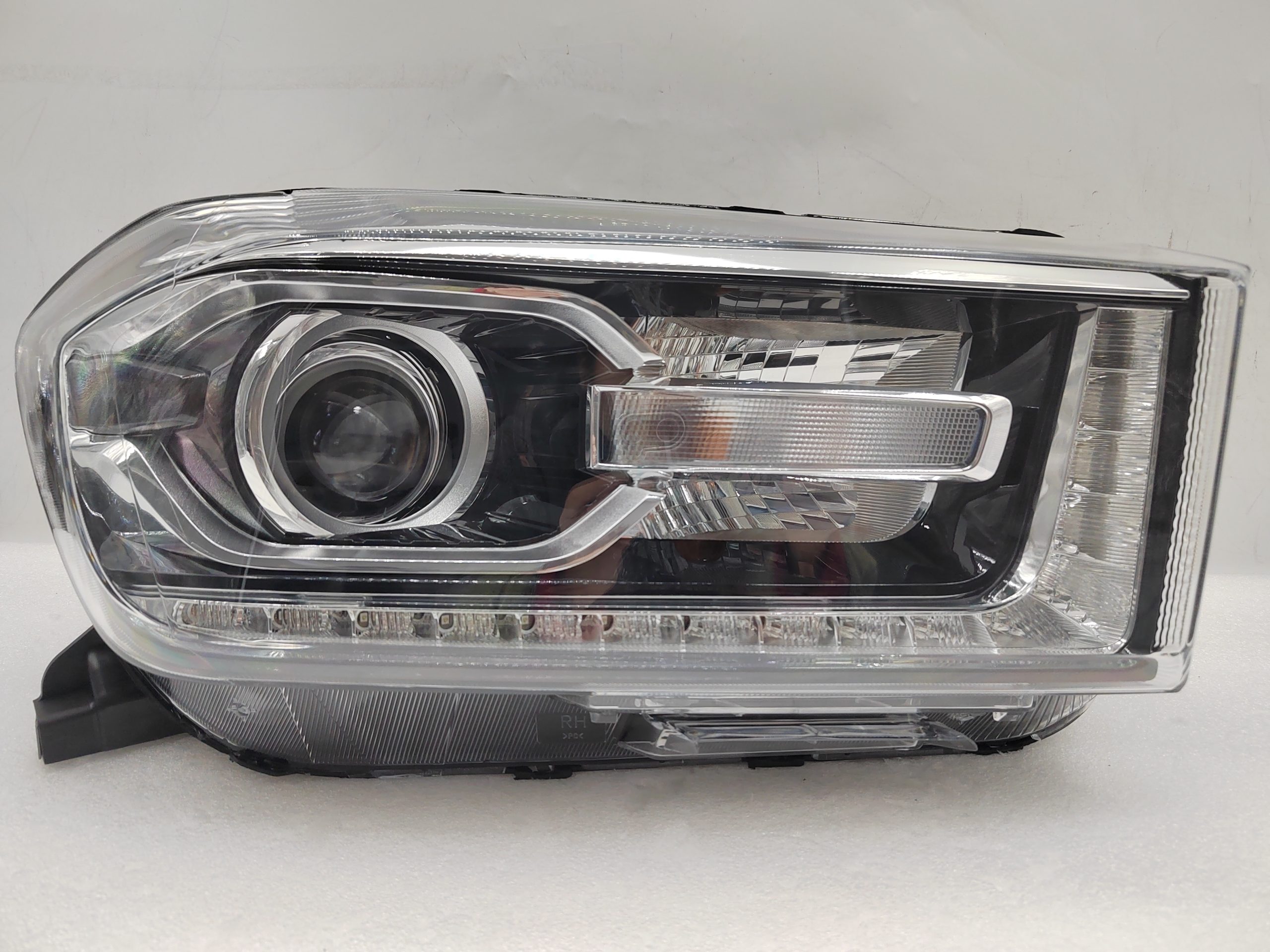 MAXUS LDV T60 2017-2020 LED R.H.S HEADLIGHT ASSEMBLY