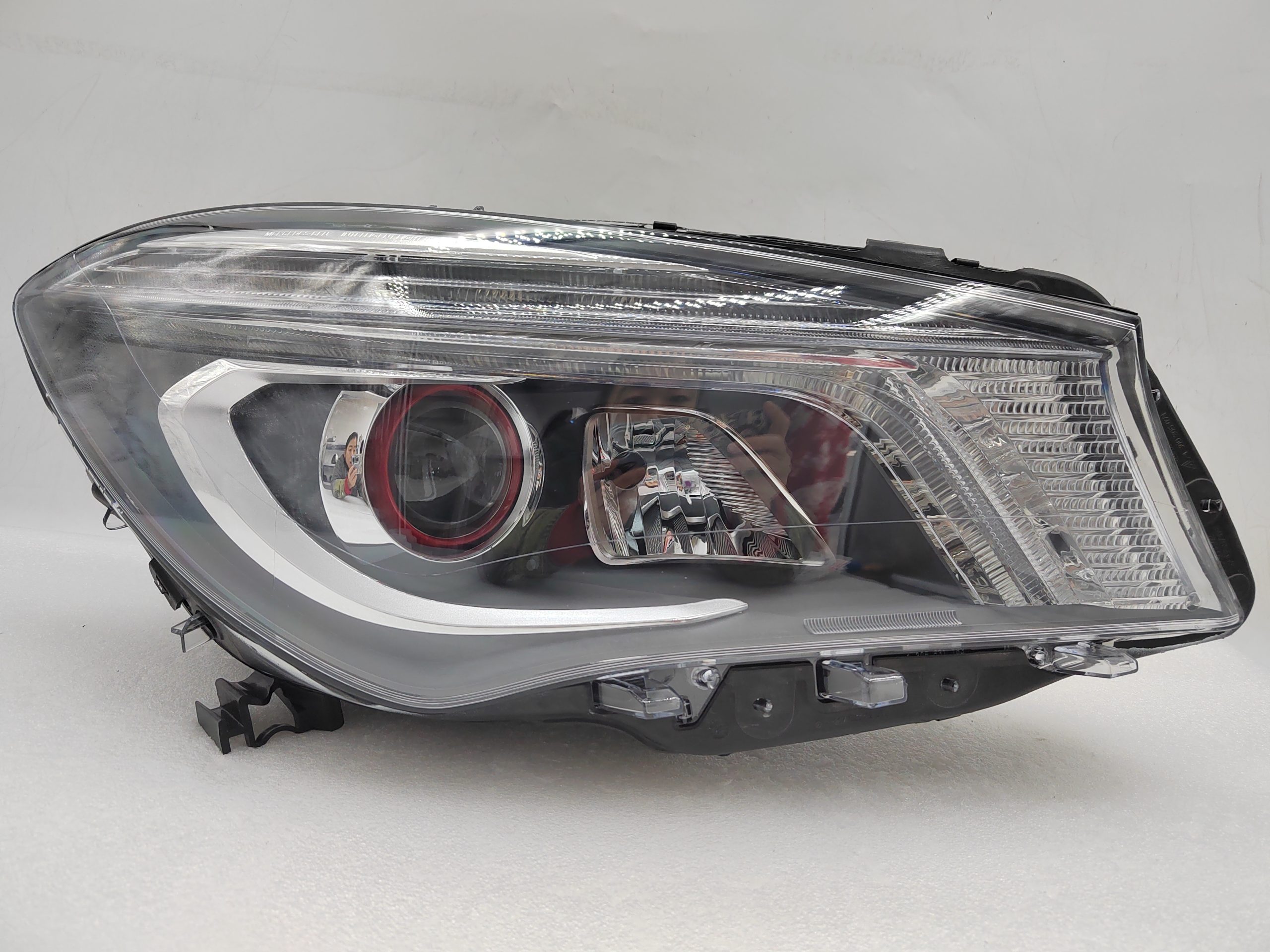 MERCEDES-BENZ CLA-CLASS W117 CLA250 2012-2015 XENON R.H.S HEADLIGHT ASSEMBLY