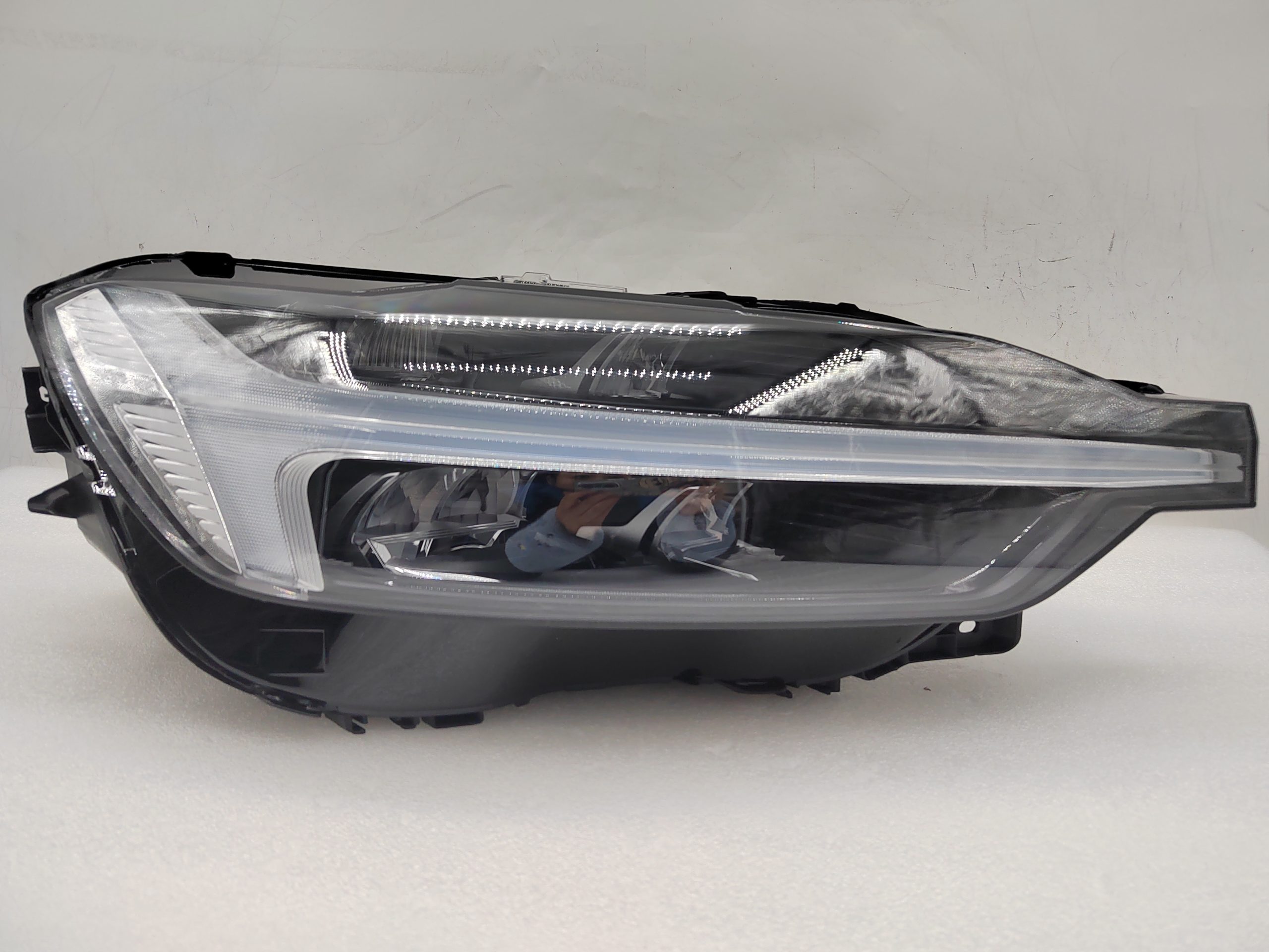 VOLVO XC60 D4 2018-2023 LED R.H.S HEADLIGHT ASSEMBLY