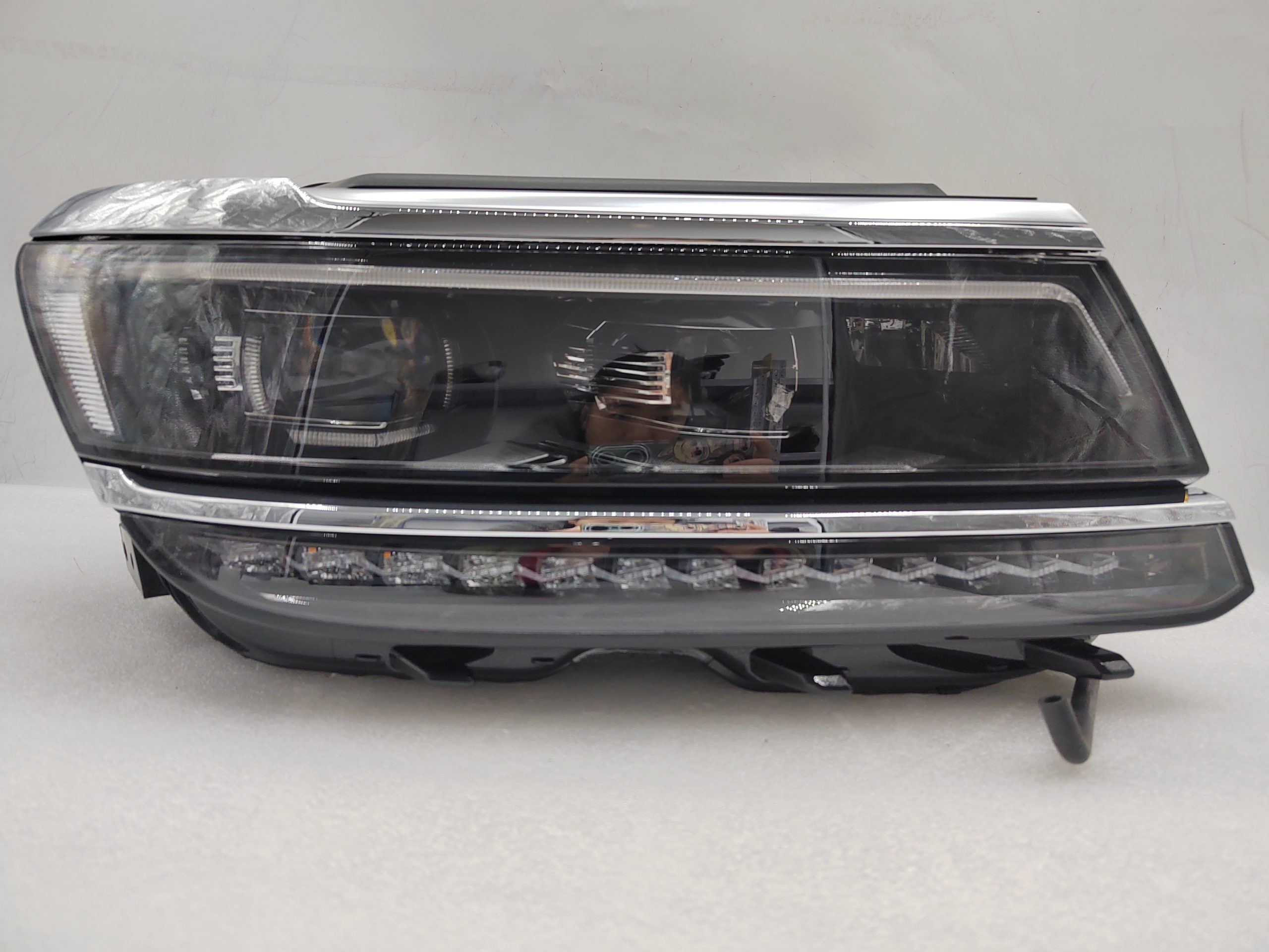 VOLKSWAGEN TIGUAN 2017-2020 LED R.H.S HEADLIGHT ASSEMBLY