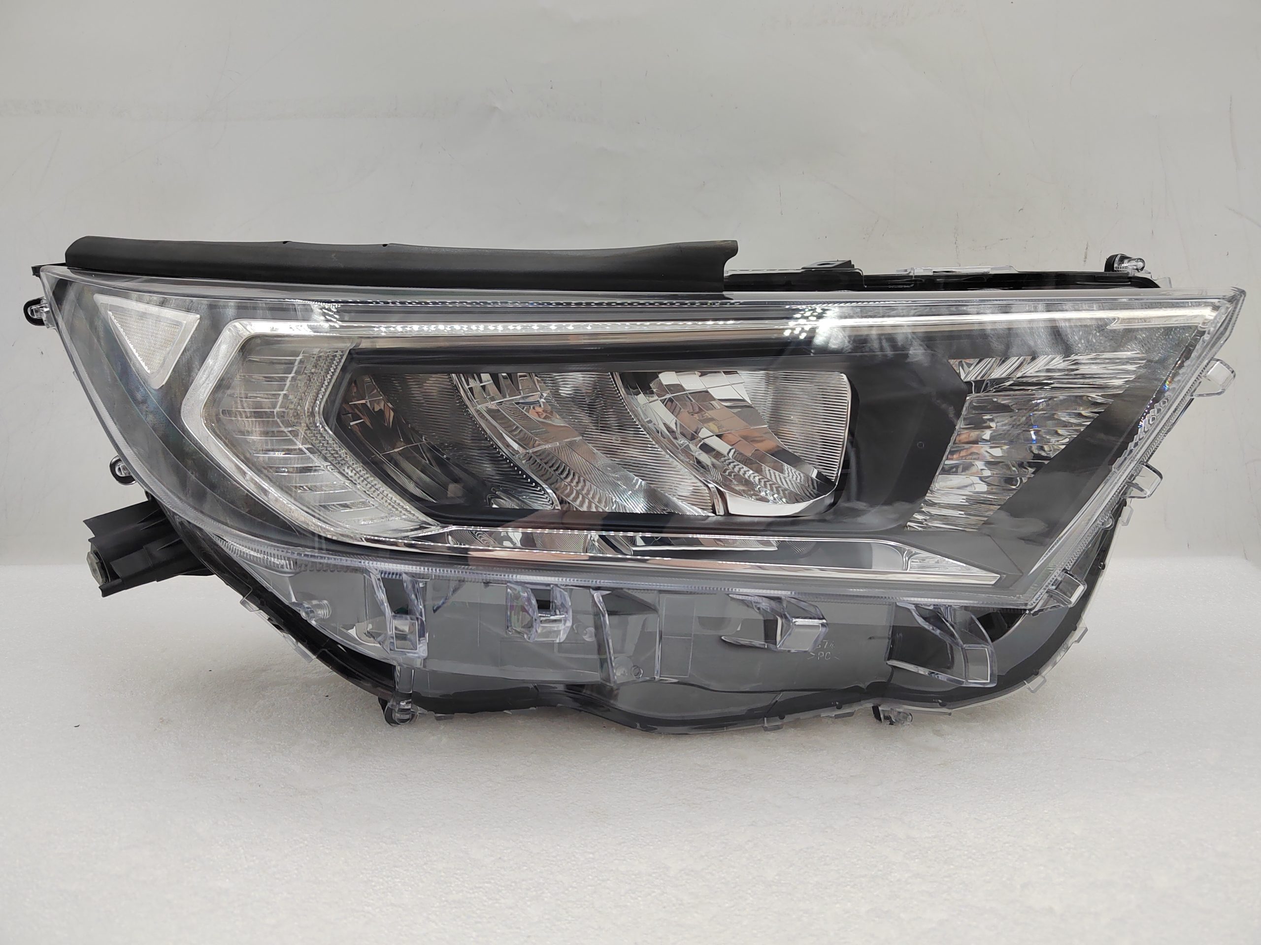 TOYOTA RAV4 V XA50 2019-2021 LED R.H.S HEADLIGHT ASSEMBLY