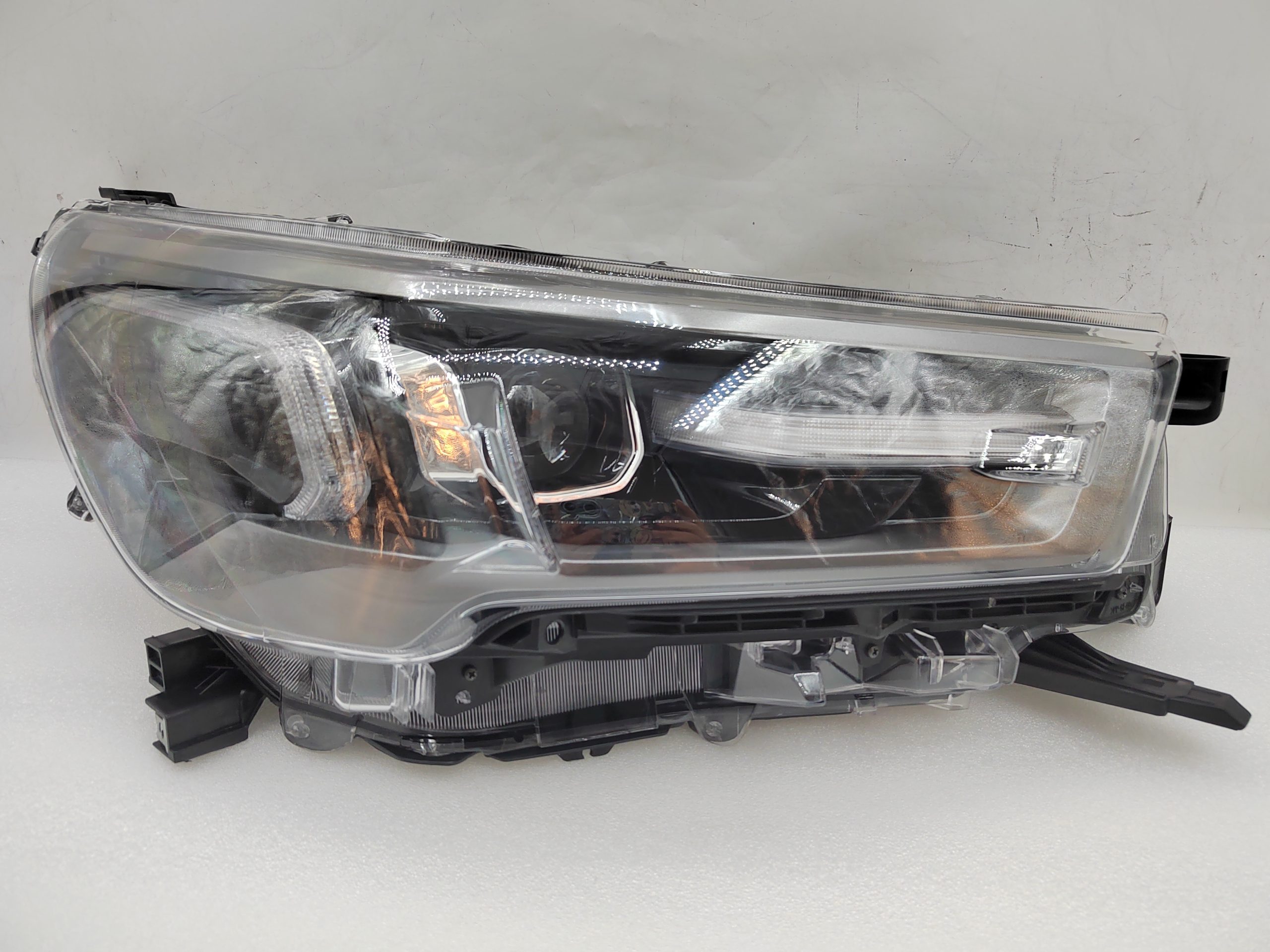 TOYOTA HILUX REVO 2020-2023 LED R.H.S HEADLIGHT ASSEMBLY