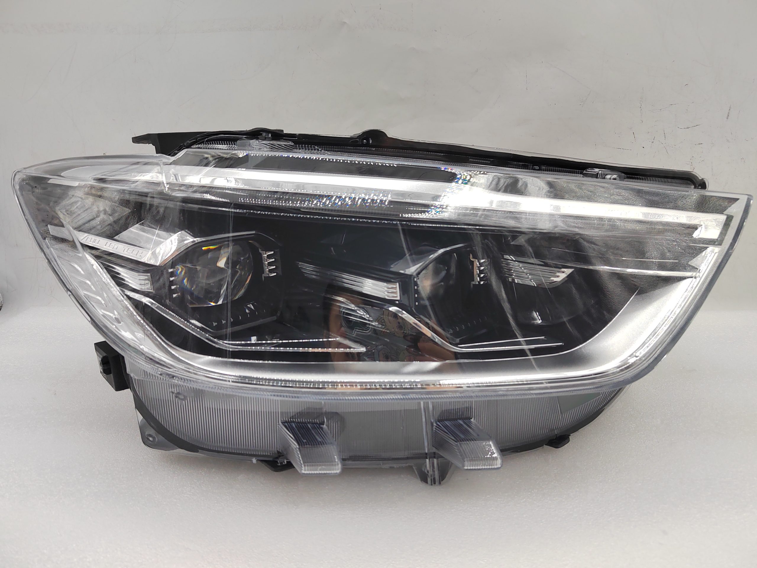 MAXUS LDV D90 PR0 2022-2024 LED R.H.S HEADLIGHT ASSEMBLY