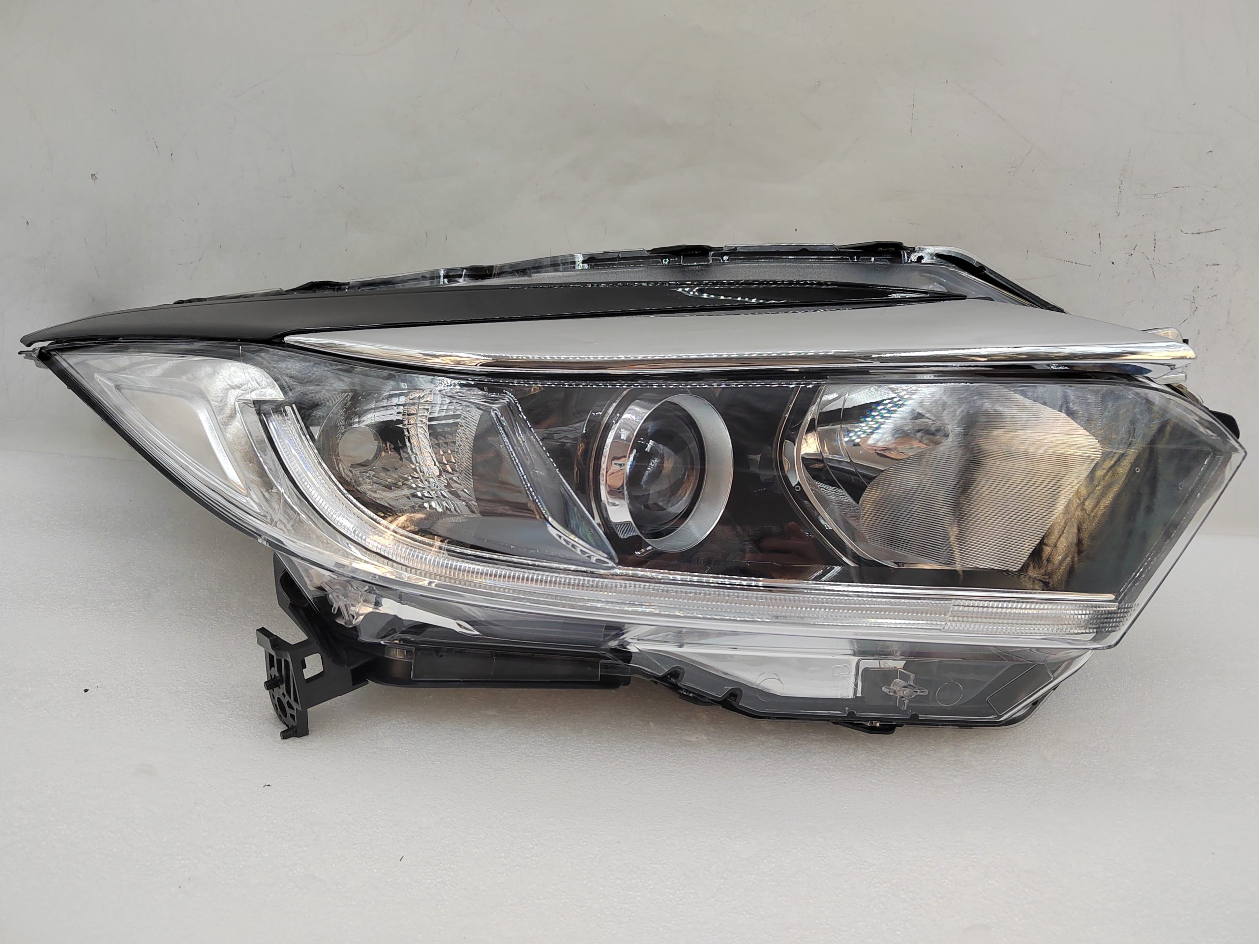 HONDA HR-V 2019-2021 HALOGEN R.H.S HEADLIGHT ASSEMBLY