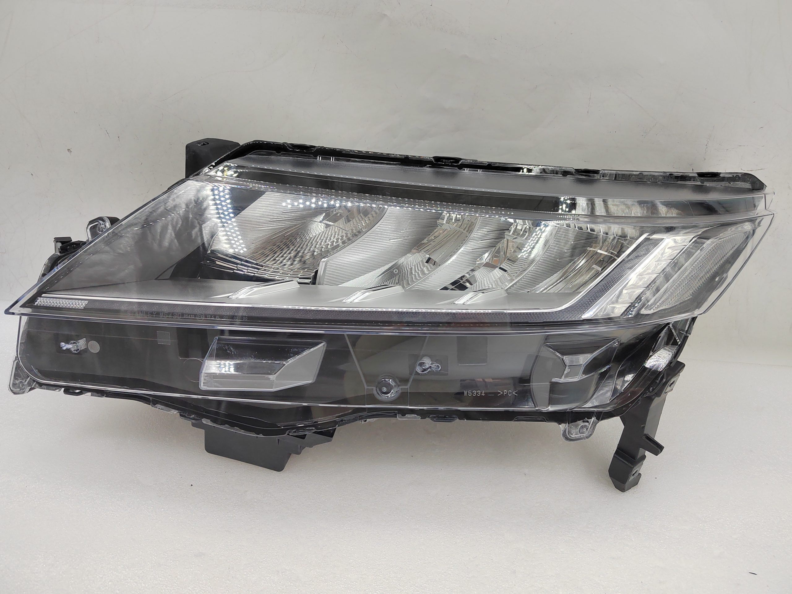 MITSUBISHI ASX 2019-2022 LED L.H.S HEADLIGHT ASSEMBLY