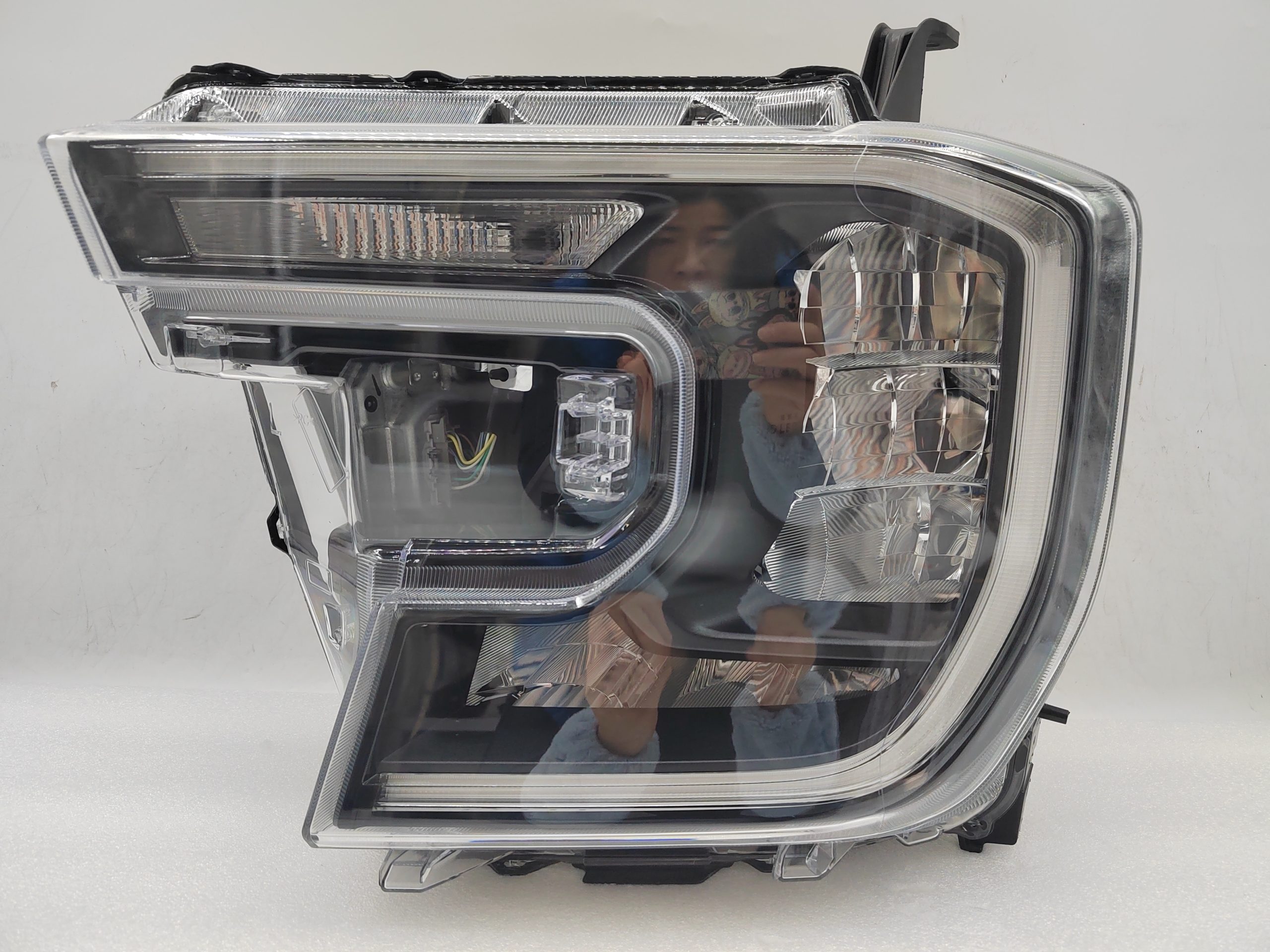 FORD EVEREST RANGER 2022-2024 LED L.H.S HEADLIGHT ASSEMBLY