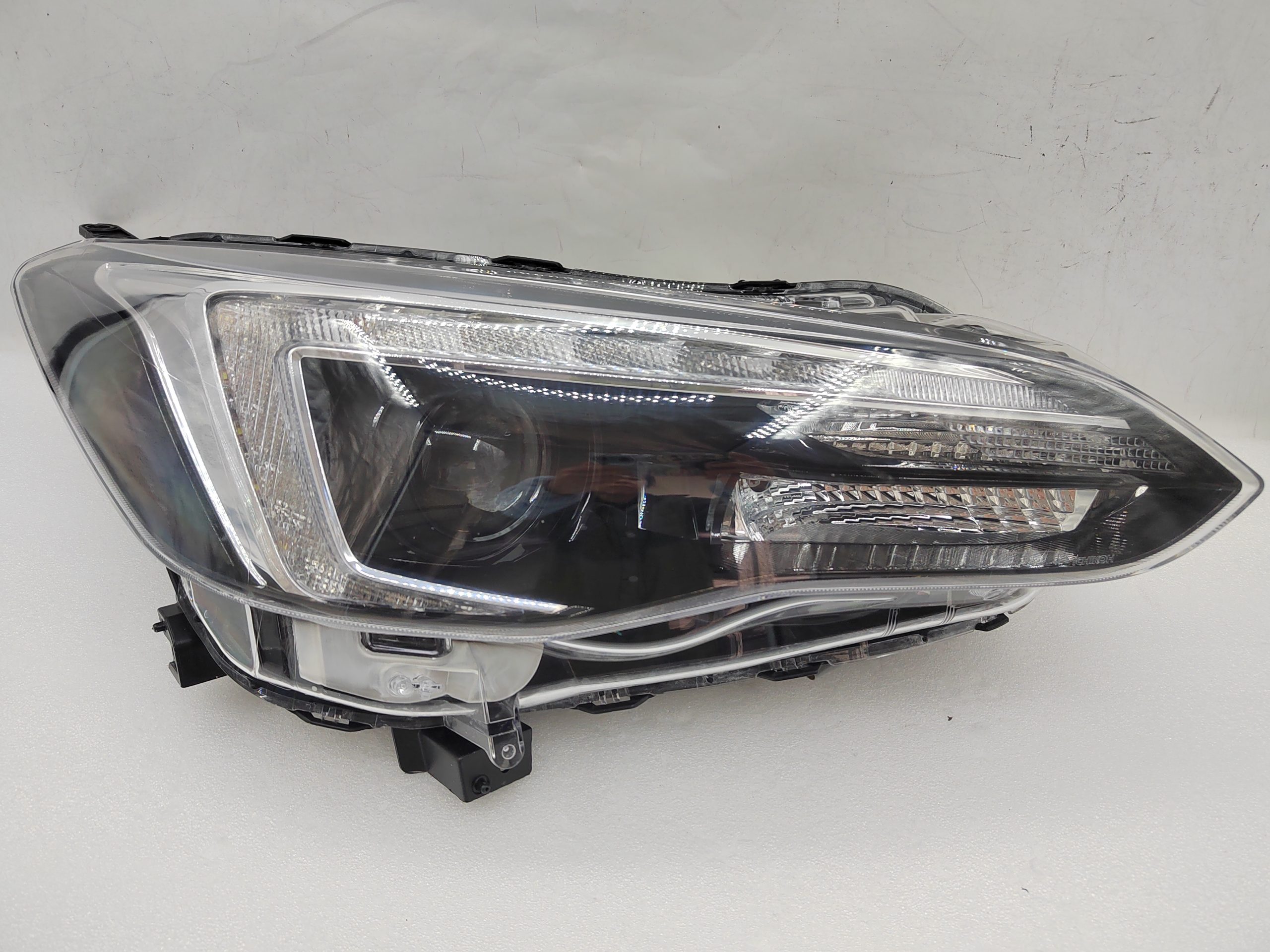 SUBARU IMPREZA XV 2017-2019 LED R.H.S HEADLIGHT ASSEMBLY