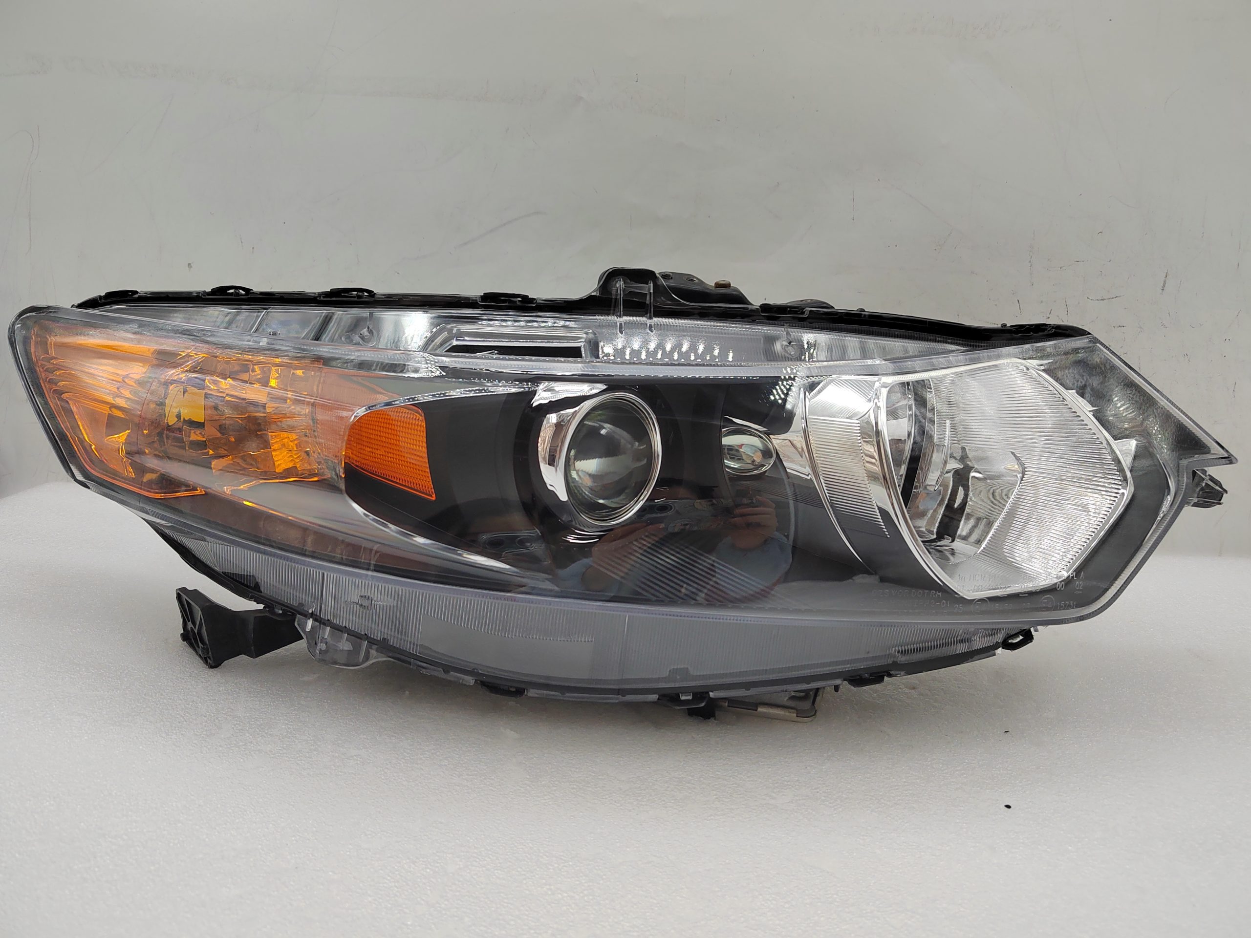 HONDA ACCORD 8 2009-2014 XENON R.H.S HEADLIGHT ASSEMBLY