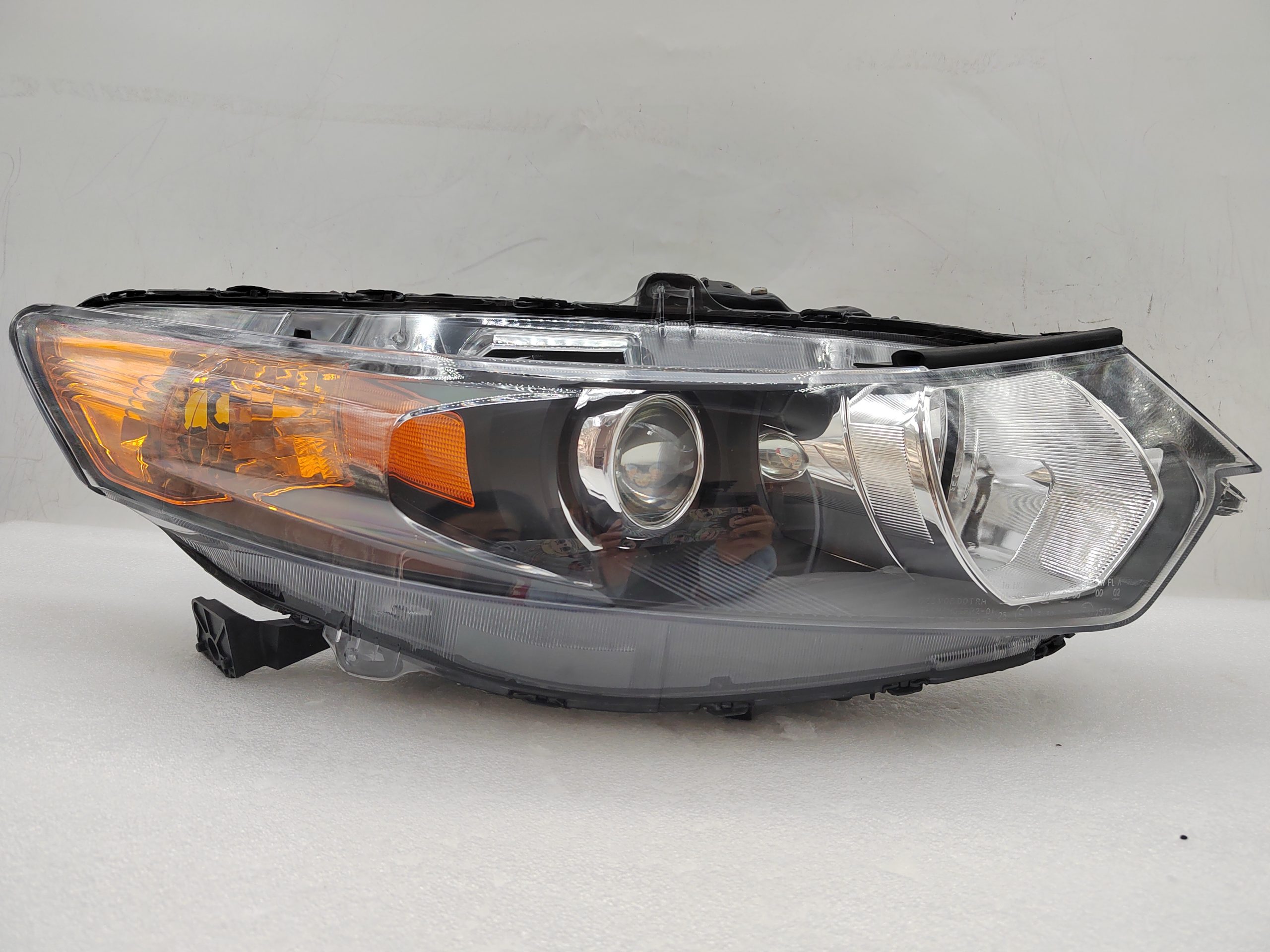 HONDA ACCORD 8 2009-2014 XENON R.H.S HEADLIGHT ASSEMBLY