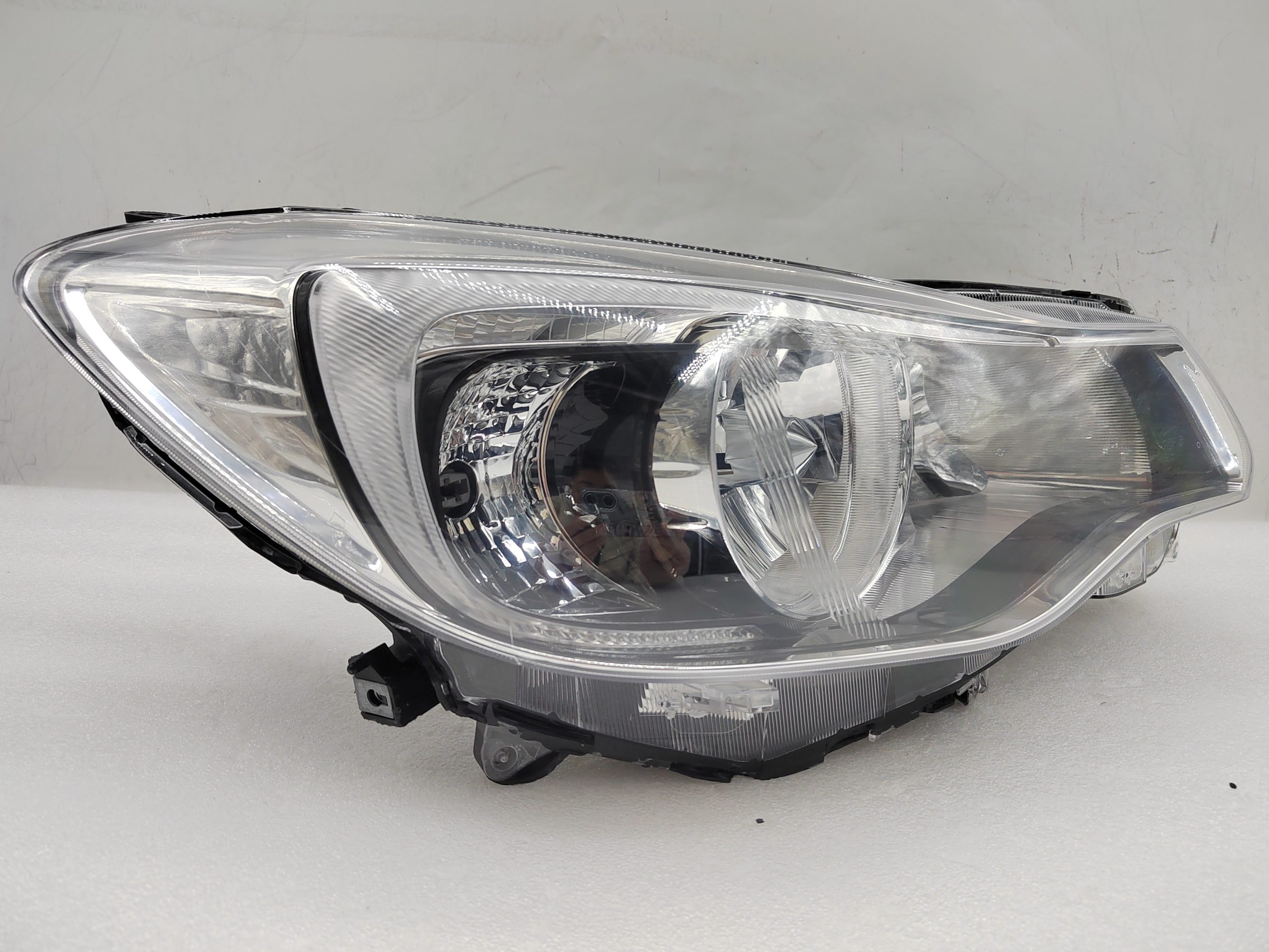SUBARU IMPREZA XV 2012-2016 XENON R.H.S HEADLIGHT ASSEMBLY
