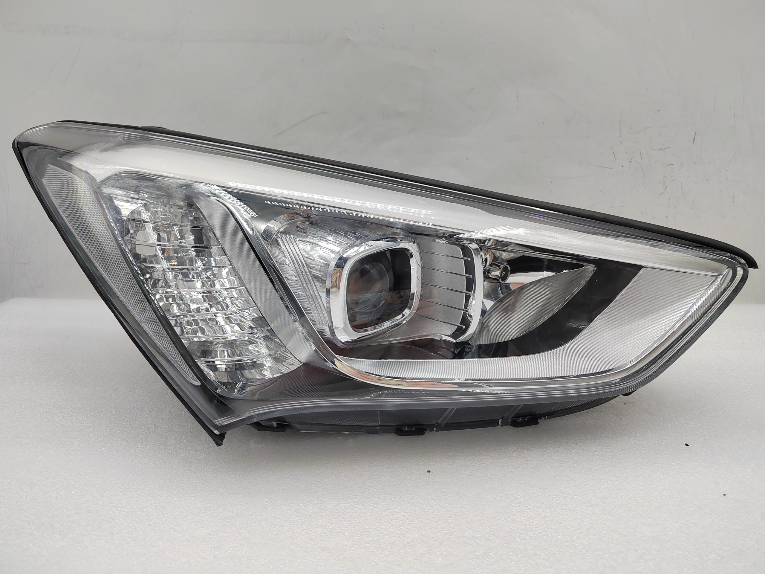HYUNDAI SANTA FE DM 2013-2015 HALOGEN R.H.S HEADLIGHT ASSEMBLY