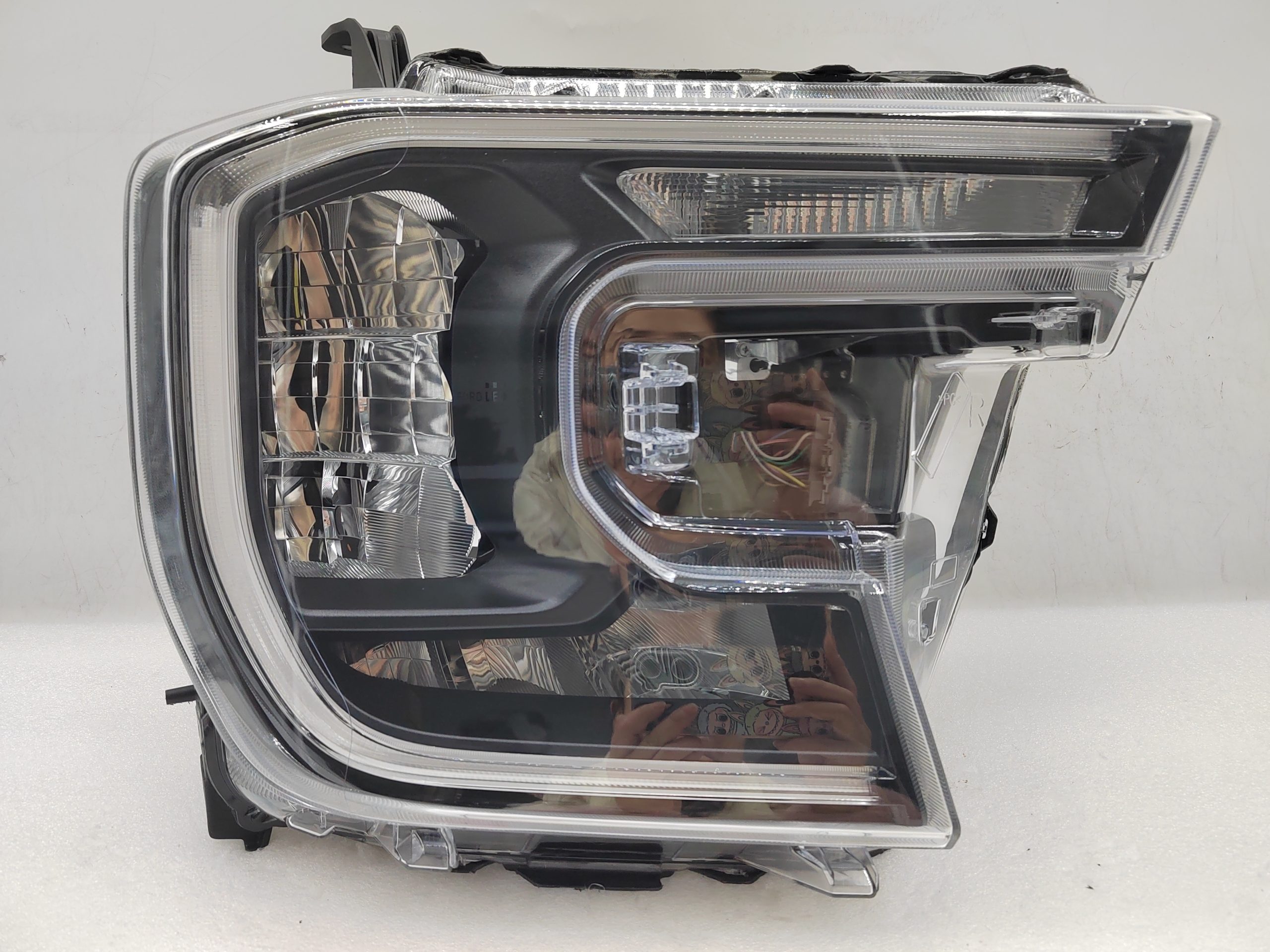 FORD EVEREST RANGER 2022-2024 LED R.H.S HEADLIGHT ASSEMBLY