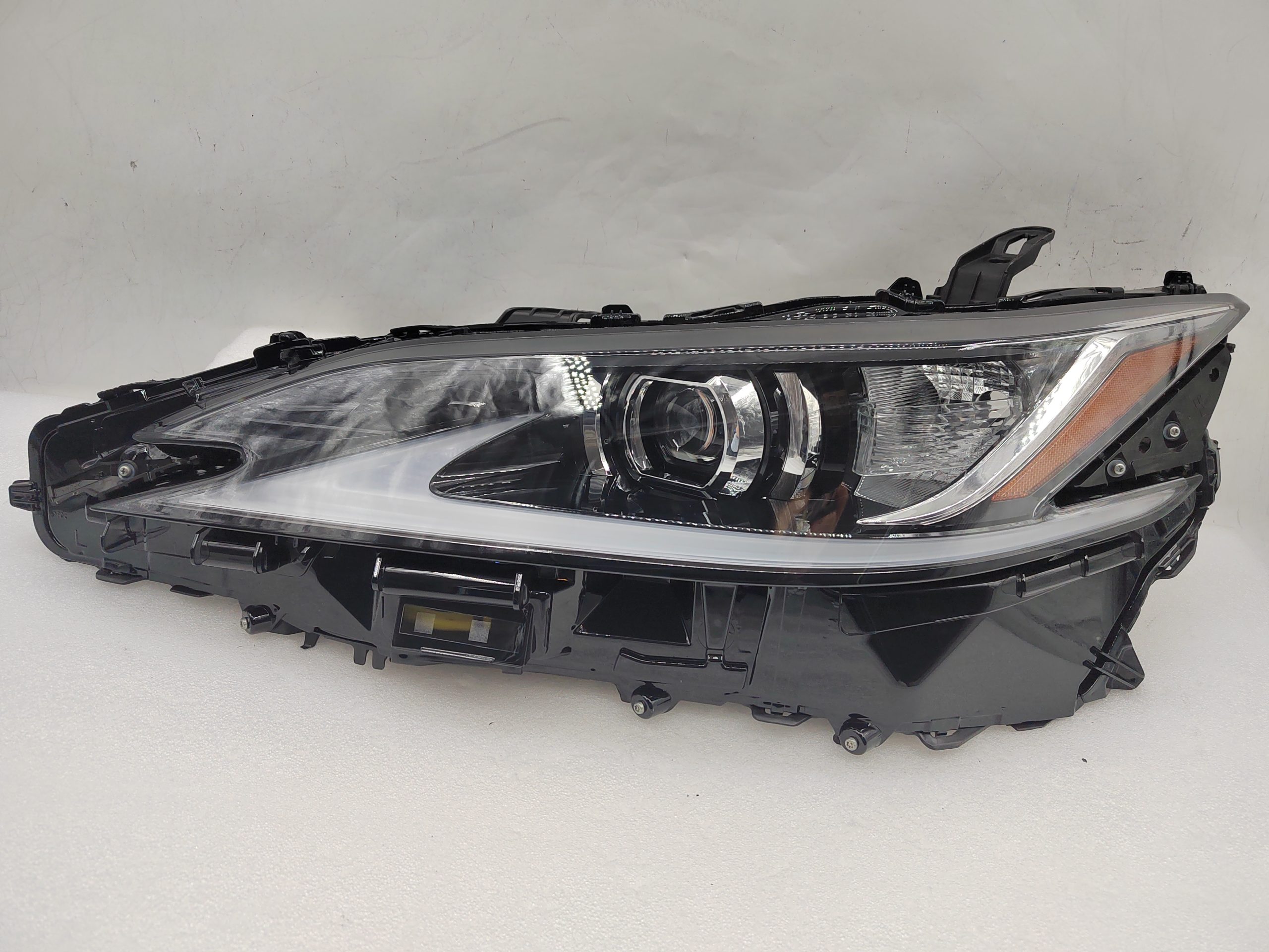 LEXUS ES 300H 2019-2021 LED L.H.S HEADLIGHT ASSEMBLY