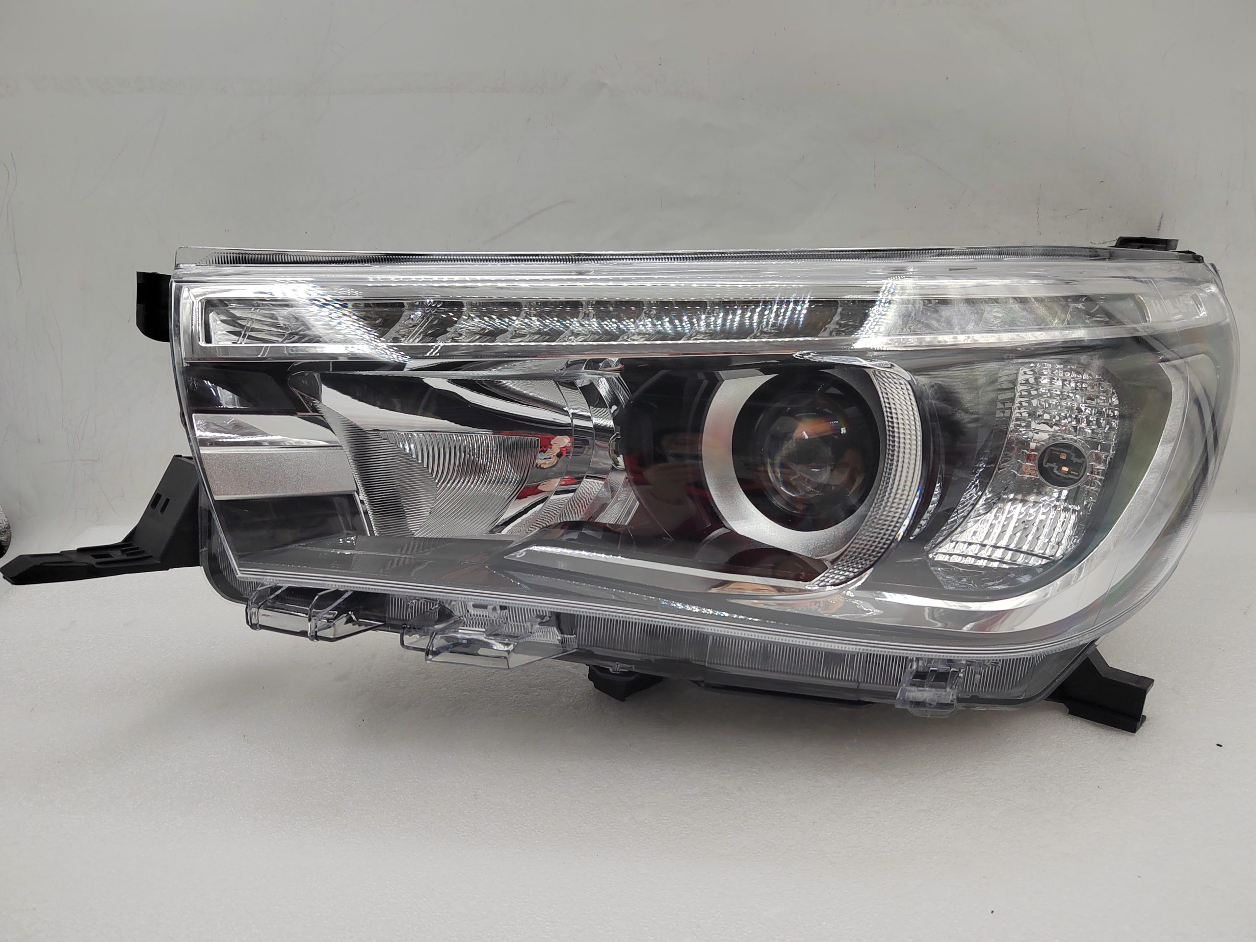 TOYOTA HILUX REVO 2015-2019 LED L.H.S HEADLIGHT ASSEMBLY
