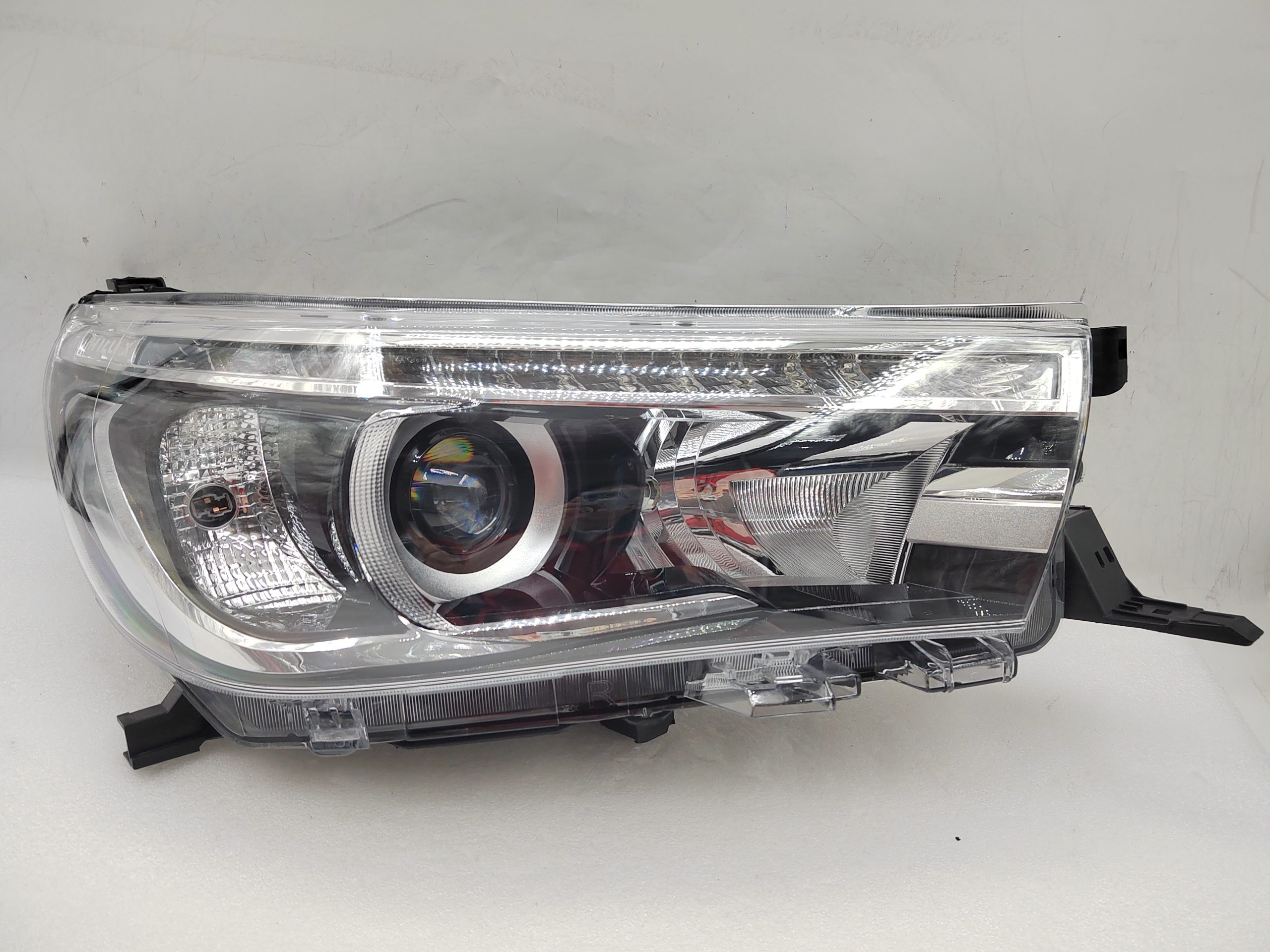 TOYOTA HILUX REVO 2015-2019 LED R.H.S HEADLIGHT ASSEMBLY