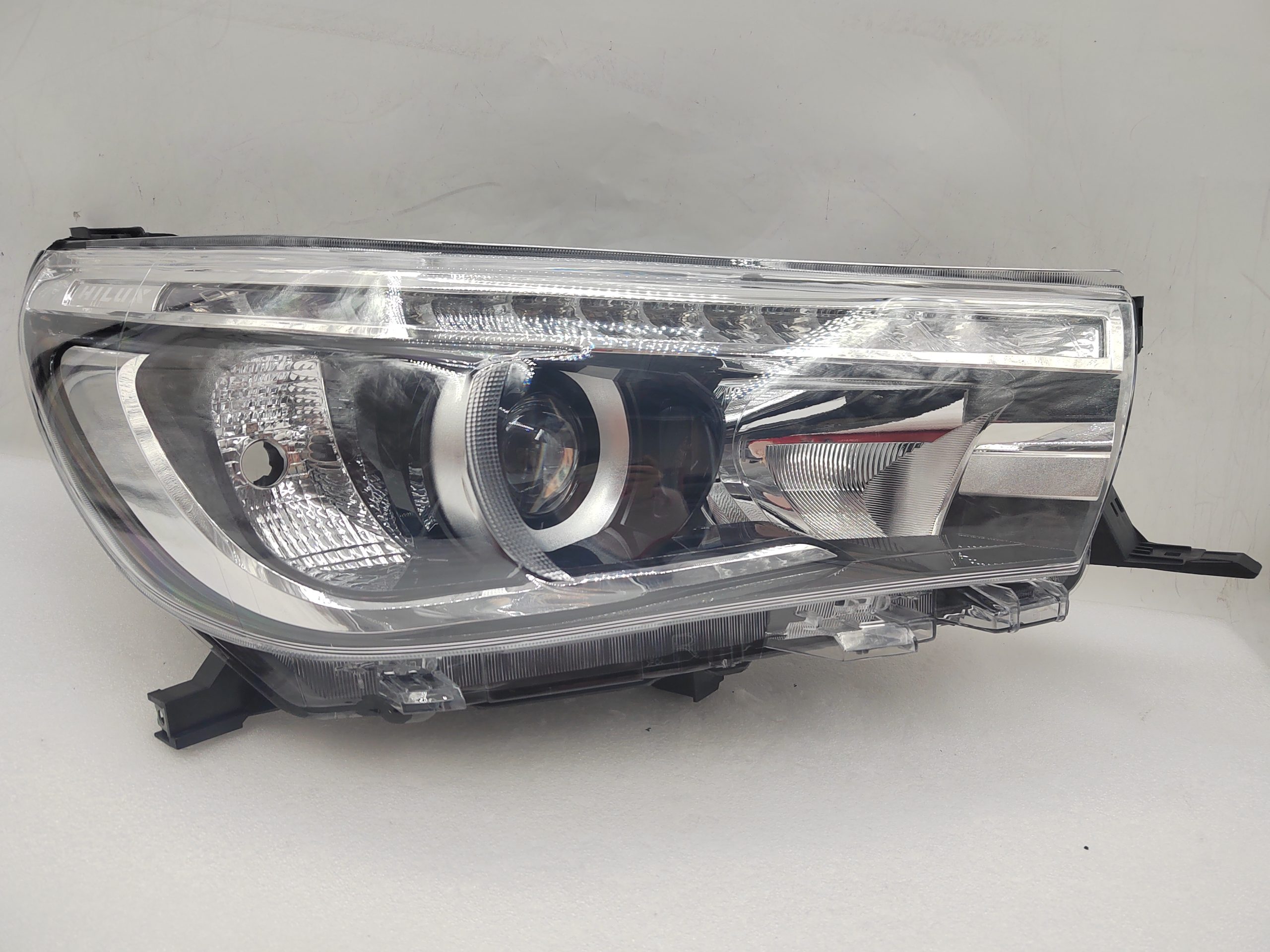 TOYOTA HILUX REVO 2015-2019 LED R.H.S HEADLIGHT ASSEMBLY