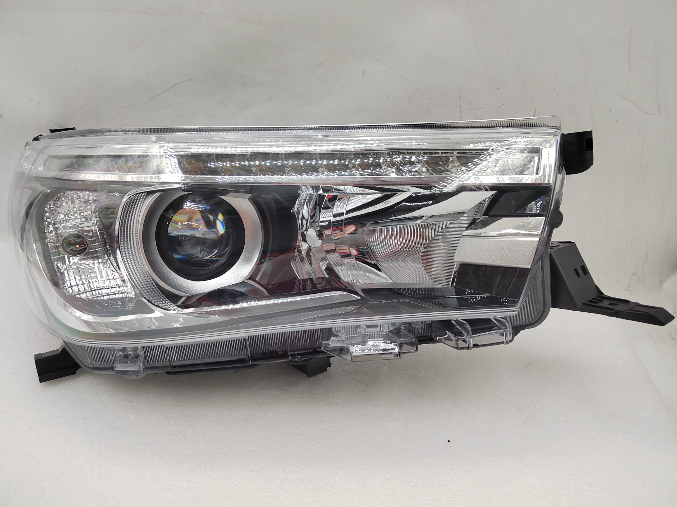TOYOTA HILUX REVO 2015-2019 LED R.H.S HEADLIGHT ASSEMBLY