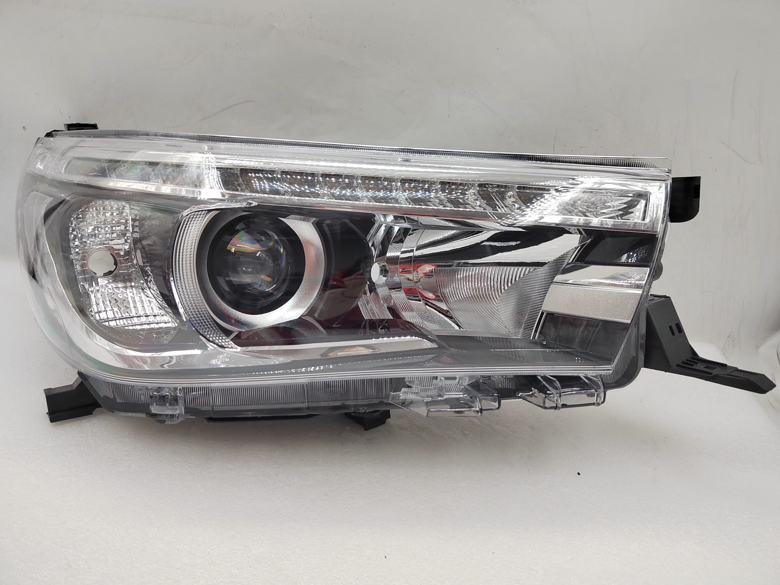 TOYOTA HILUX REVO 2015-2019 LED R.H.S HEADLIGHT ASSEMBLY