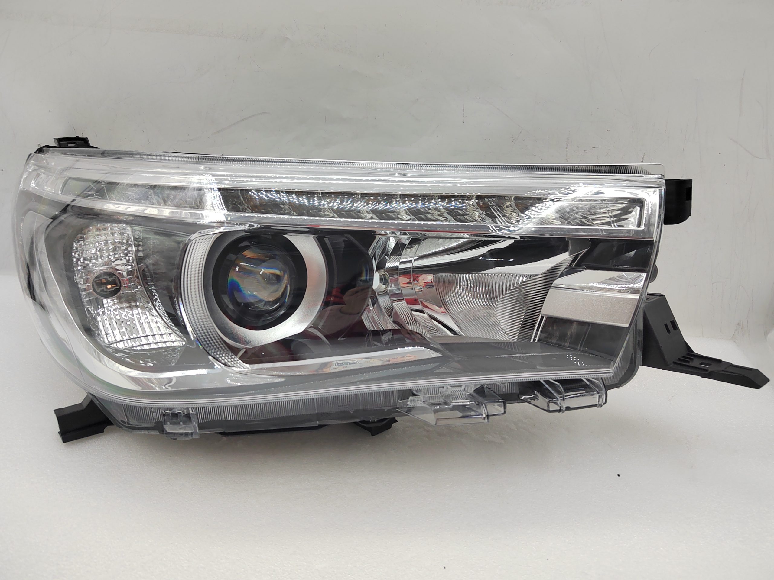 TOYOTA HILUX REVO 2015-2019 LED R.H.S HEADLIGHT ASSEMBLY