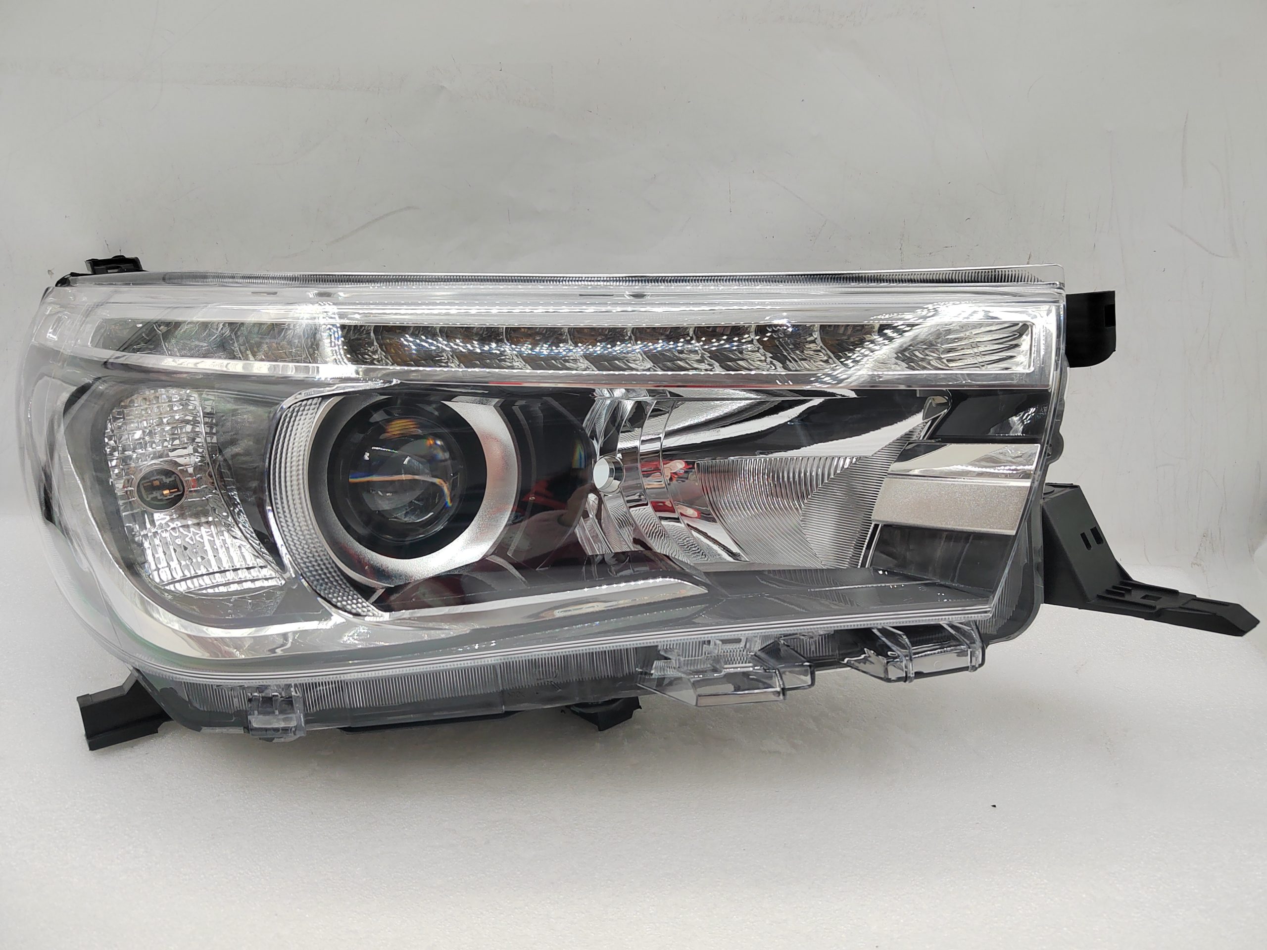 TOYOTA HILUX REVO 2015-2019 LED R.H.S HEADLIGHT ASSEMBLY