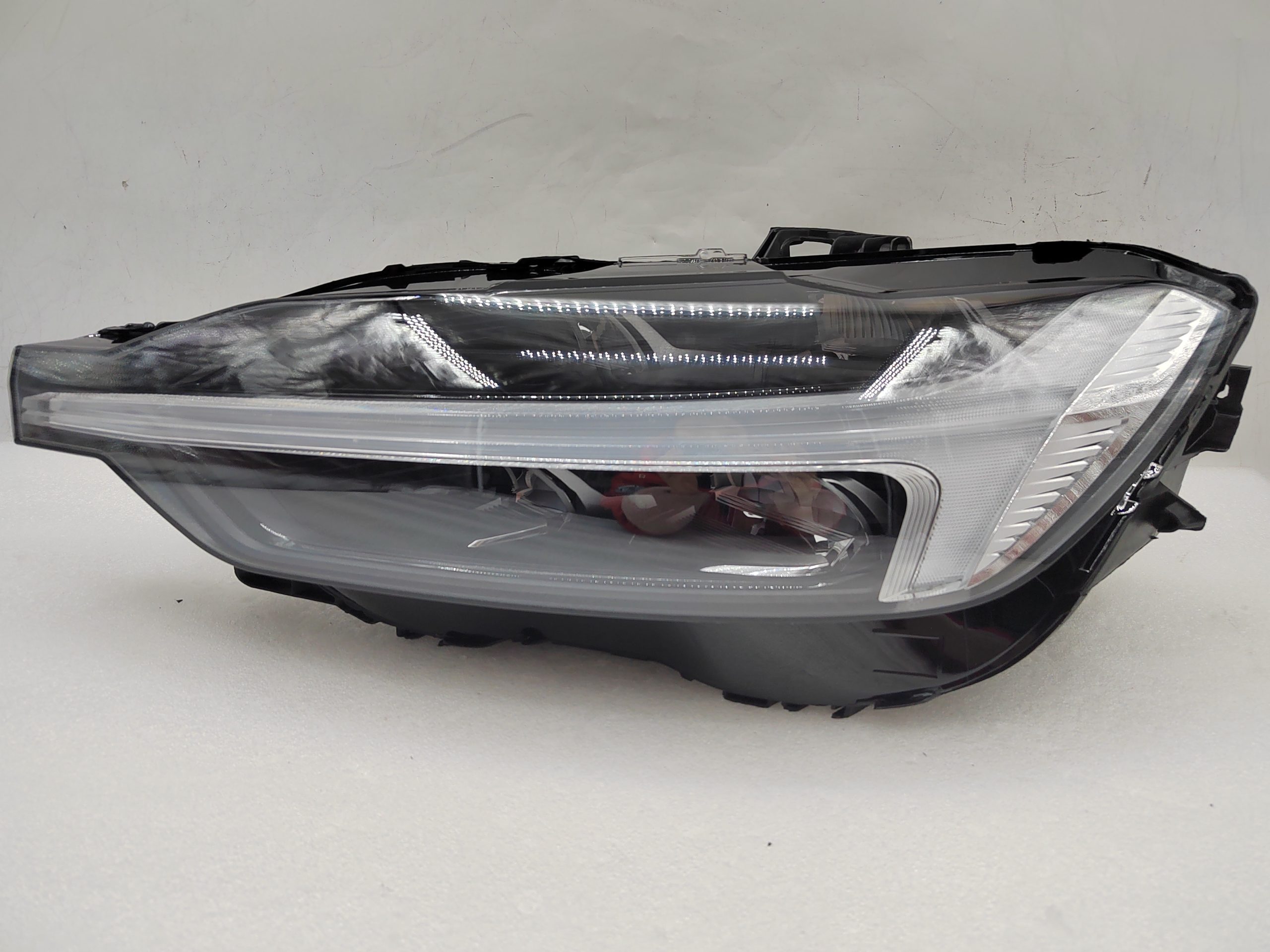 VOLVO XC60 D4 2018-2023 LED L.H.S HEADLIGHT ASSEMBLY