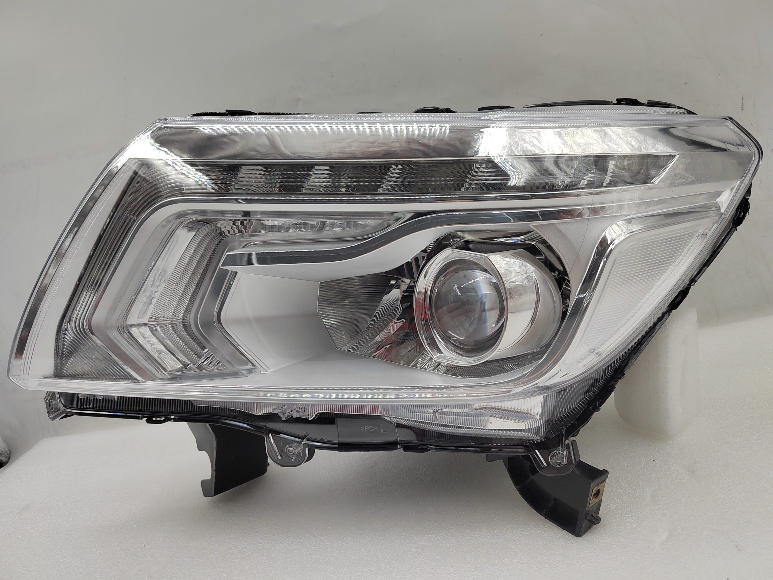 NISSAN NAVARA NP300 2015-2020 LED L.H.S HEADLIGHT ASSEMBLY