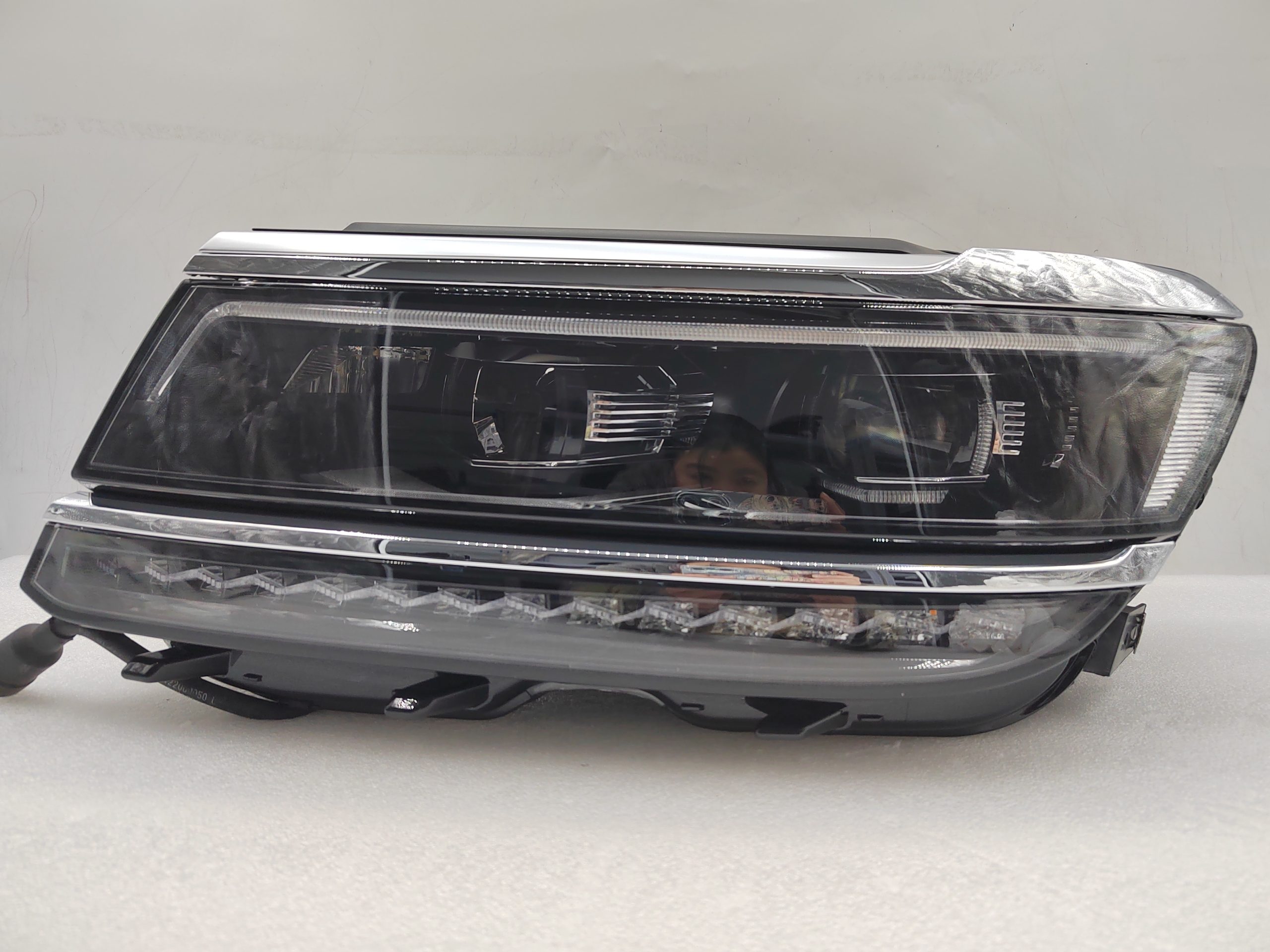 VOLKSWAGEN TIGUAN 2017-2020 LED L.H.S HEADLIGHT ASSEMBLY