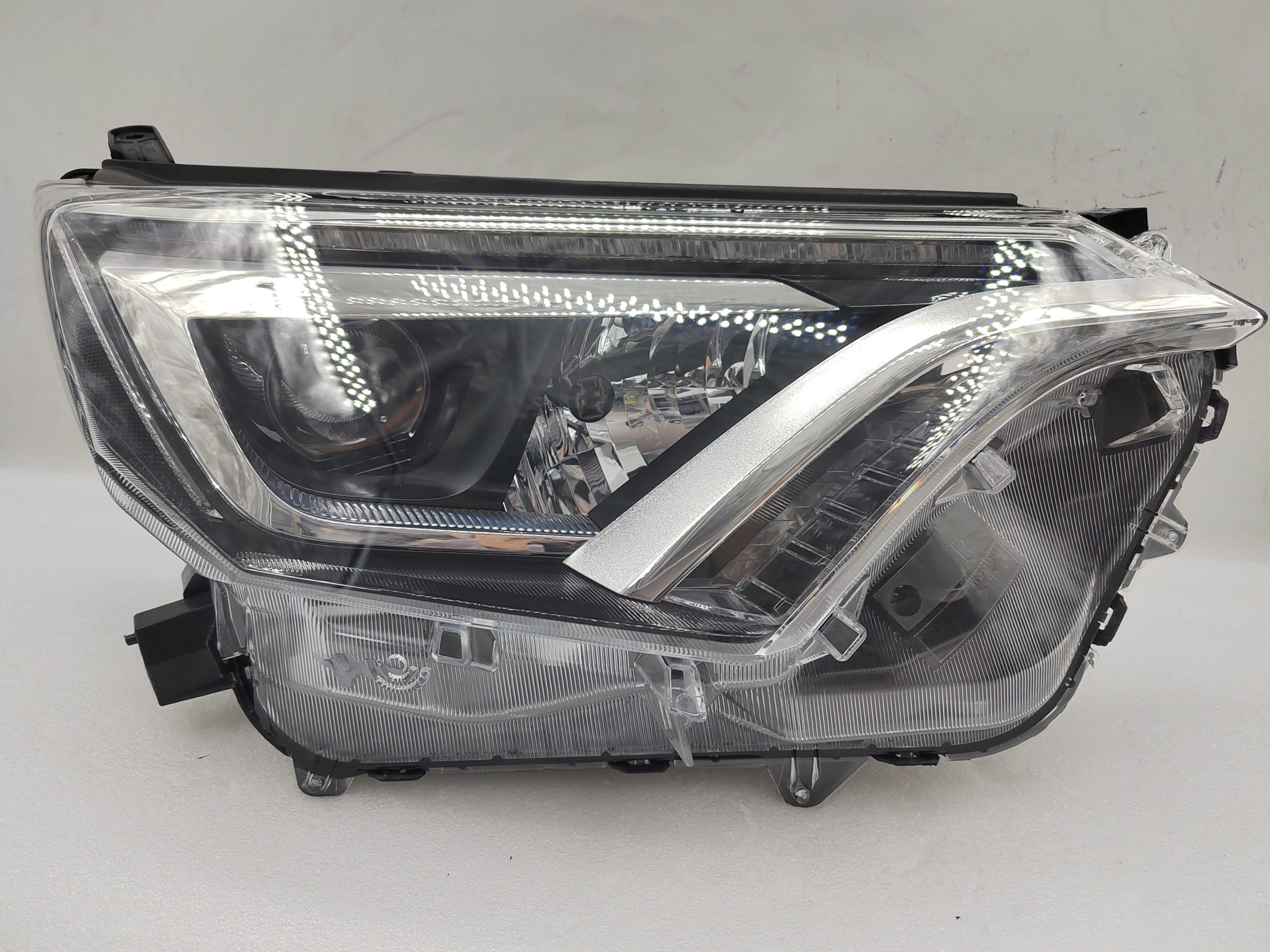TOYOTA RAV4 4.5 XA40 2016-2018 LED R.H.S HEADLIGHT ASSEMBLY