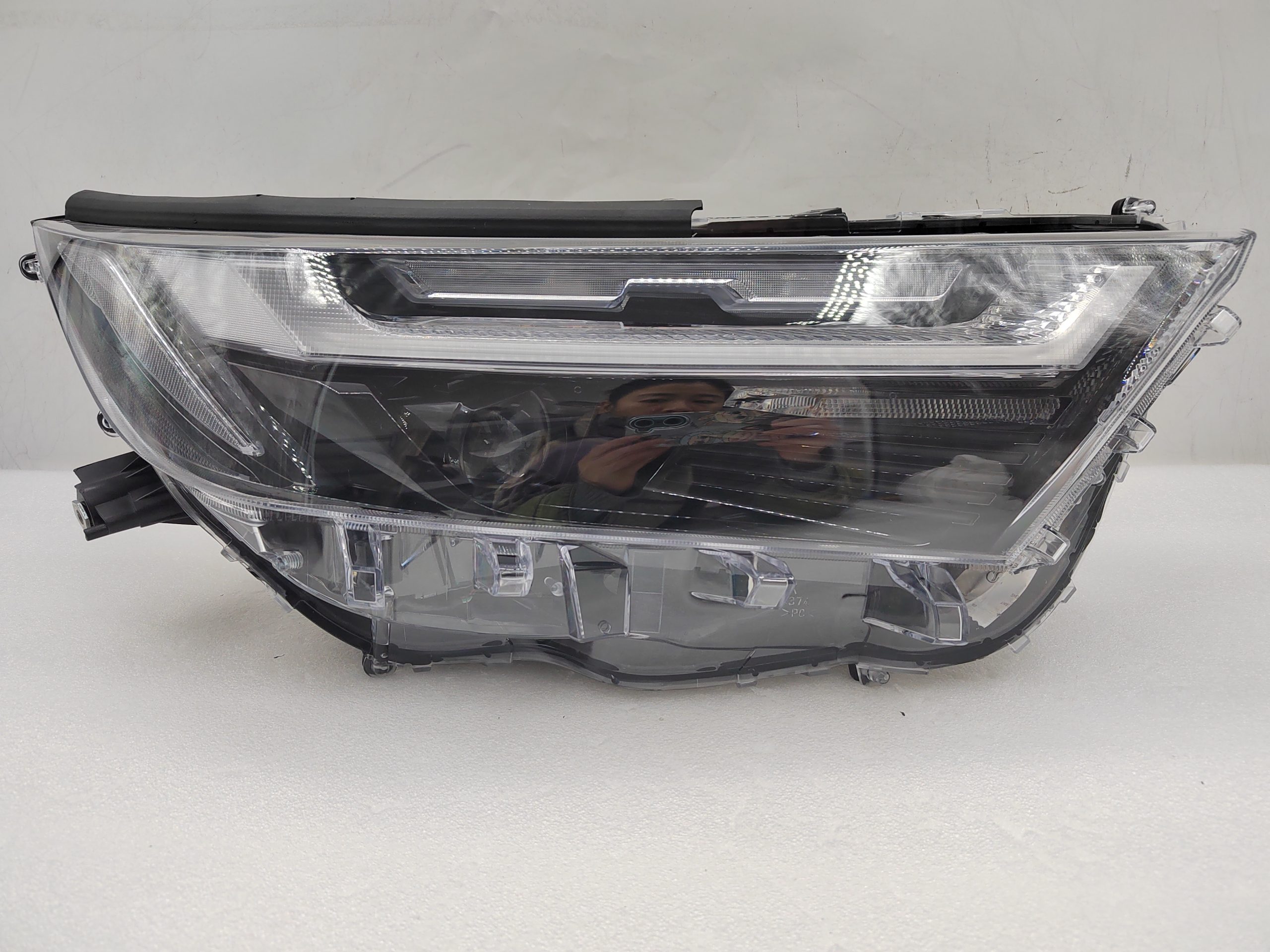TOYOTA RAV4 2022-2023 LED R.H.S HEADLIGHT ASSEMBLY