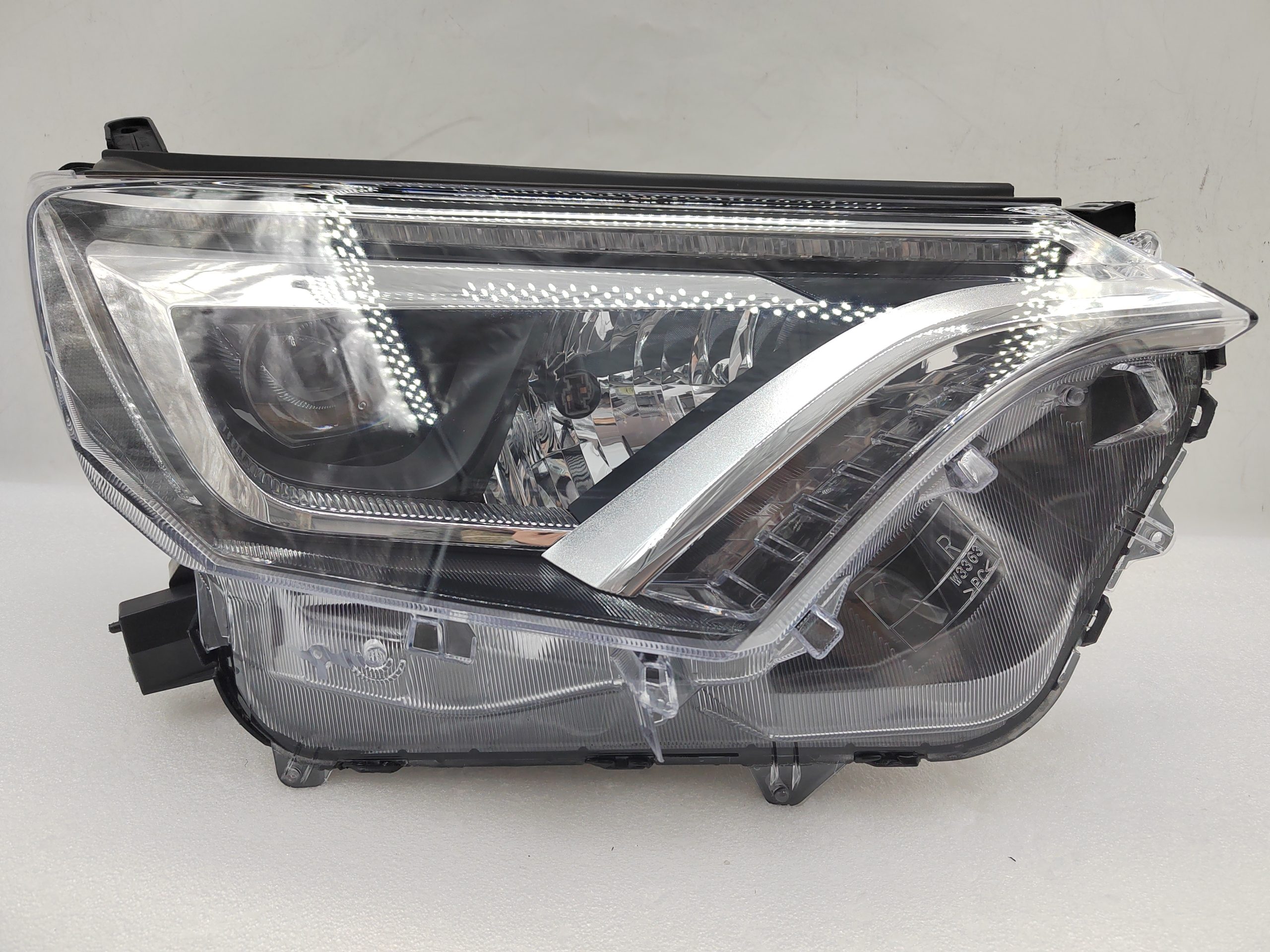 TOYOTA RAV4 4.5 XA40 2016-2018 LED R.H.S HEADLIGHT ASSEMBLY