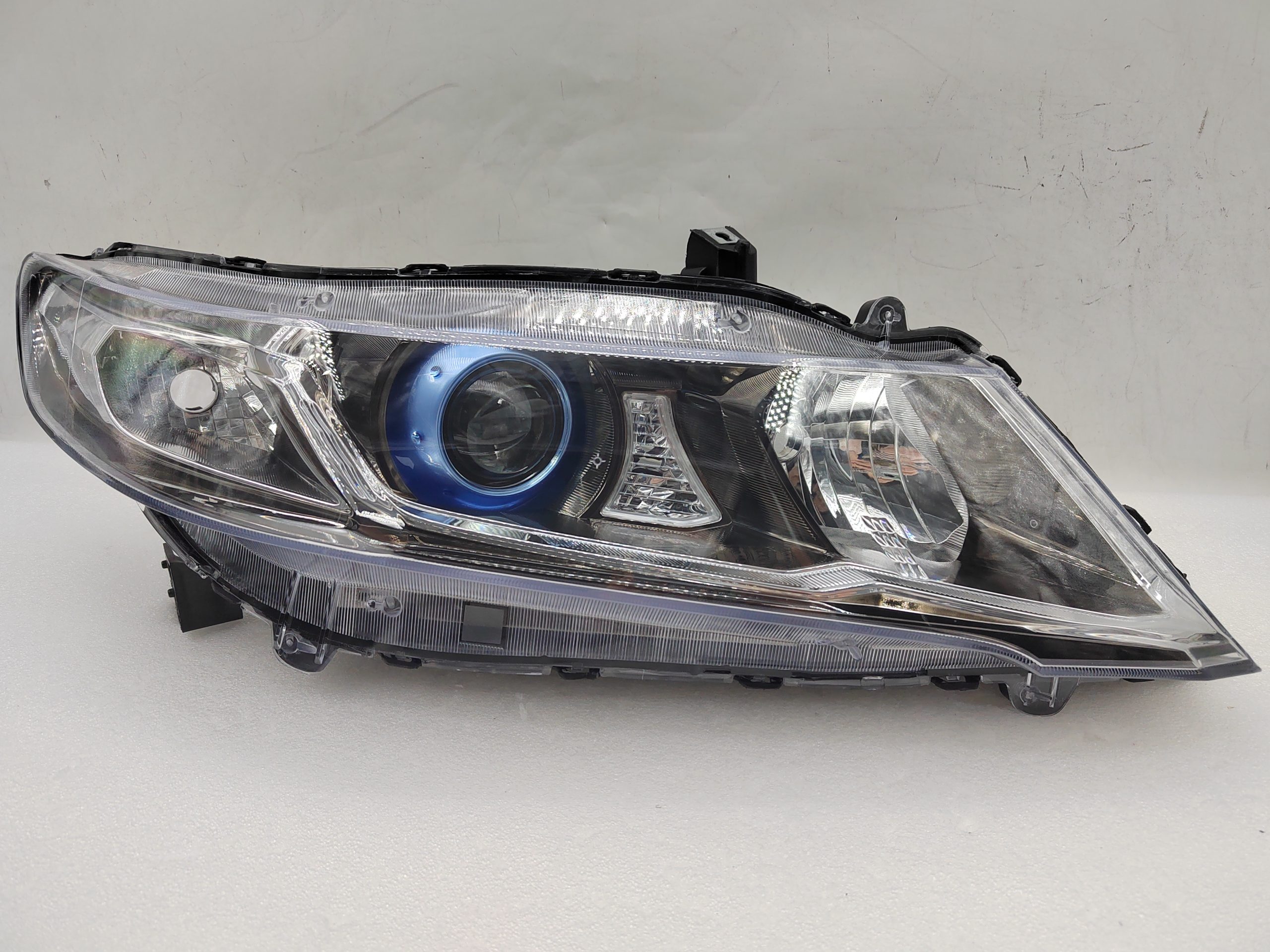 HONDA ODYSSEY RB3 2009-2014 XENON R.H.S HEADLIGHT ASSEMBLY