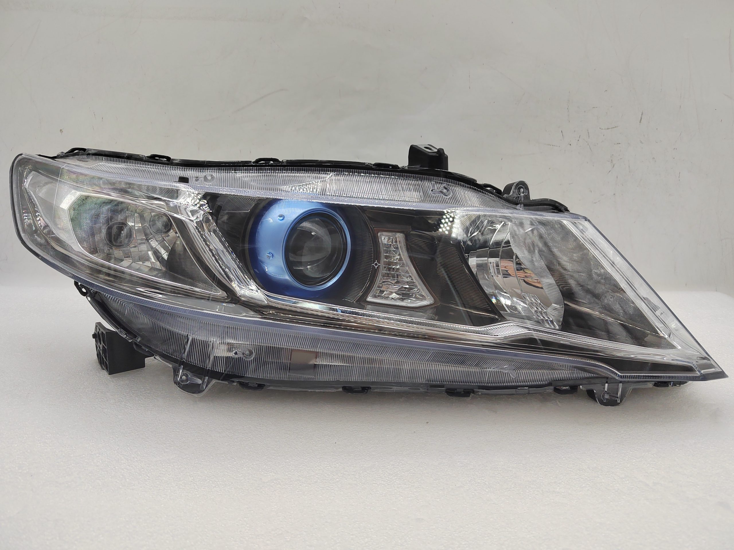 HONDA ODYSSEY RB3 2009-2014 XENON R.H.S HEADLIGHT ASSEMBLY