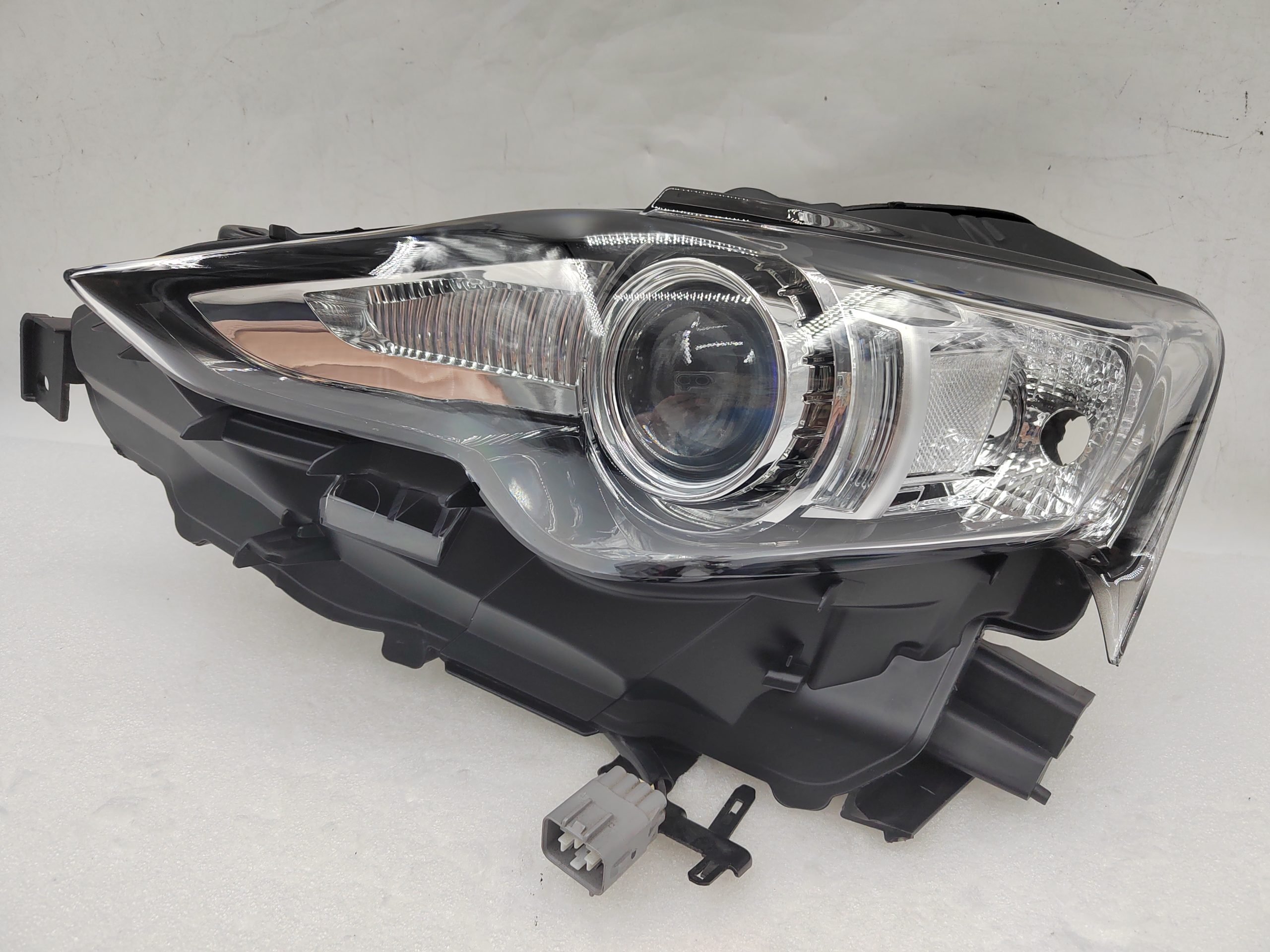 LEXUS IS 250 2014-2016 XENON L.H.S HEADLIGHT ASSEMBLY