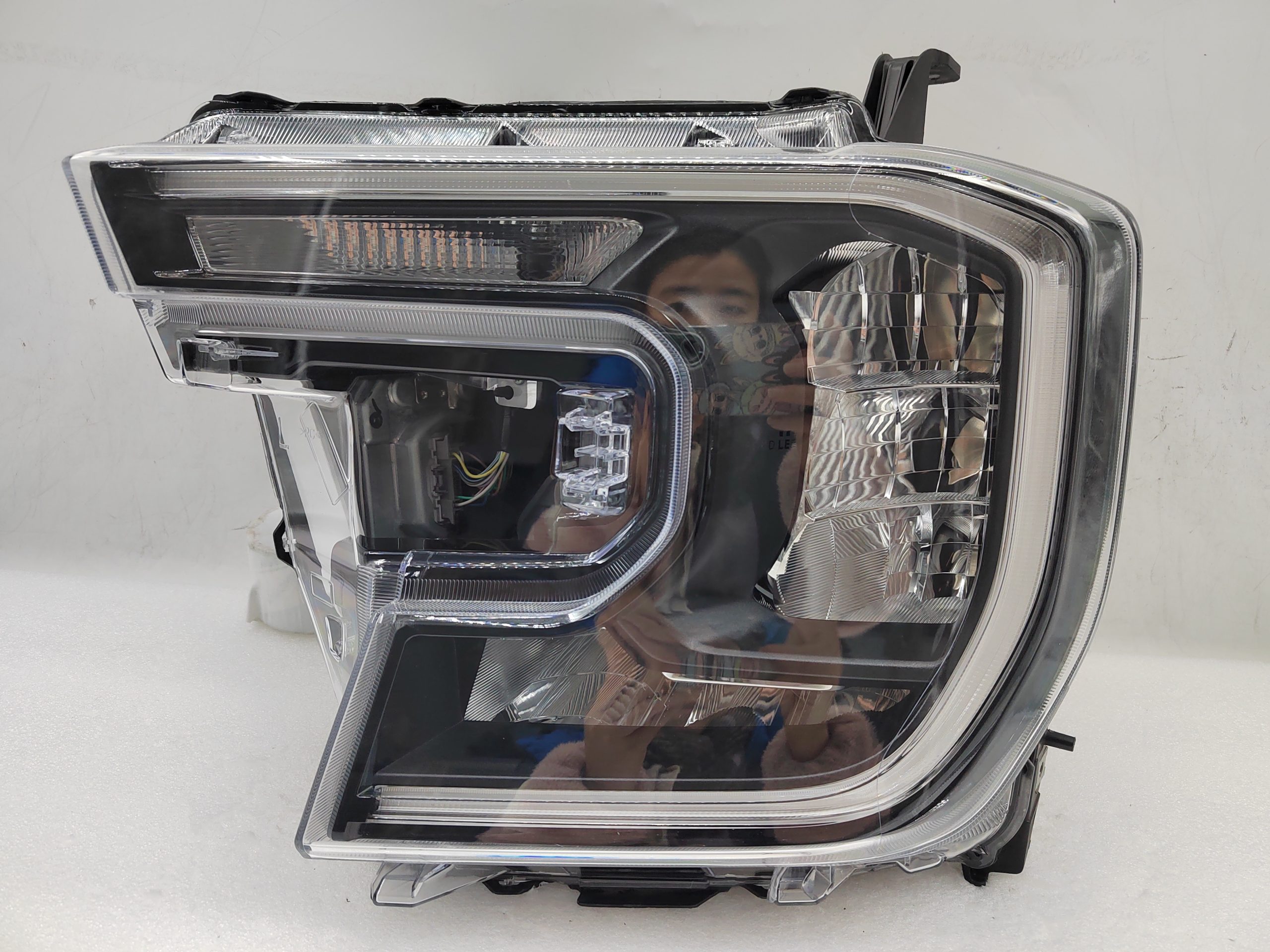 FORD EVEREST RANGER 2022-2024 LED L.H.S HEADLIGHT ASSEMBLY