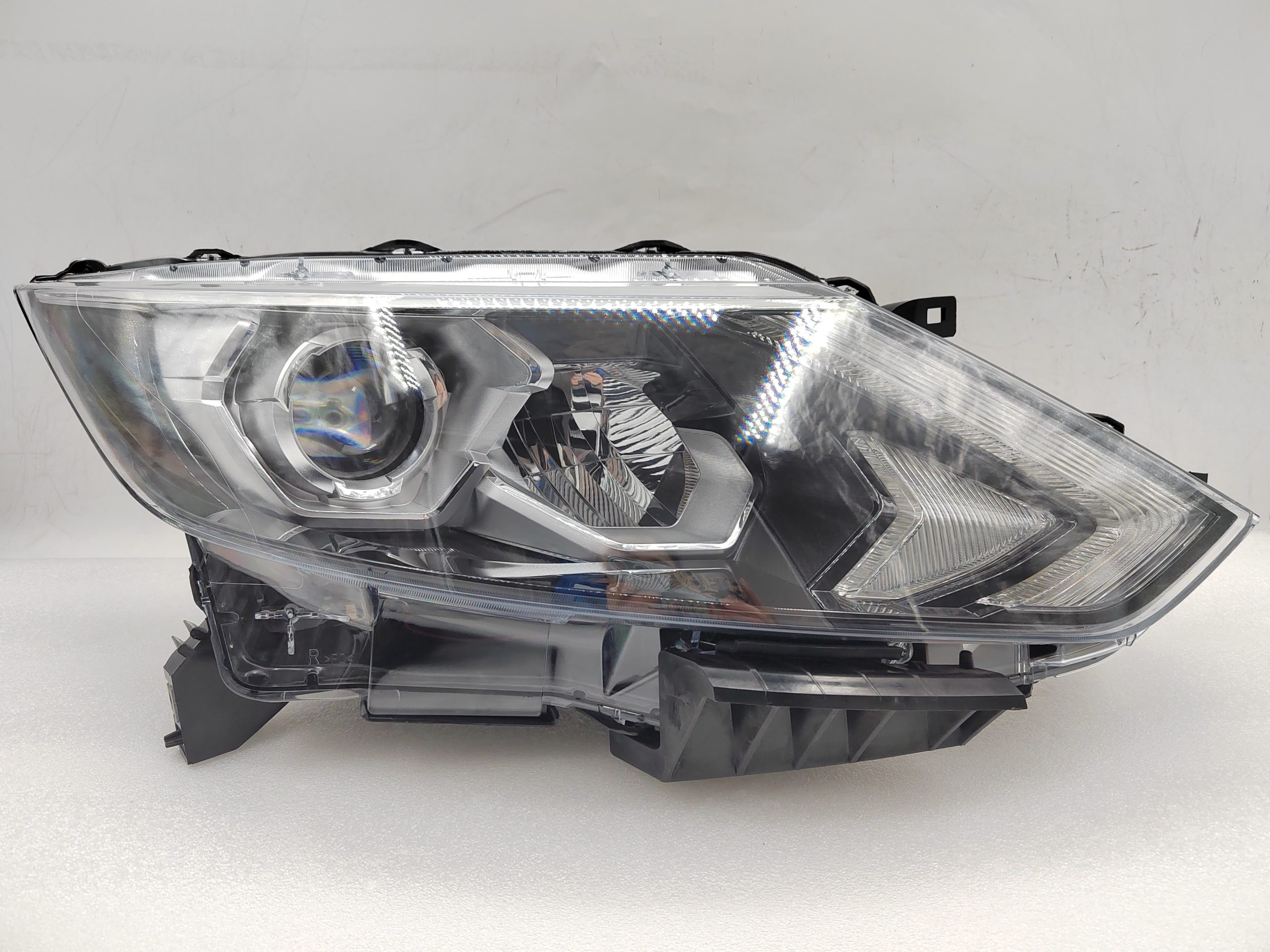 NISSAN QASHQAI J11 2014-2016 LED R.H.S HEADLIGHT ASSEMBLY