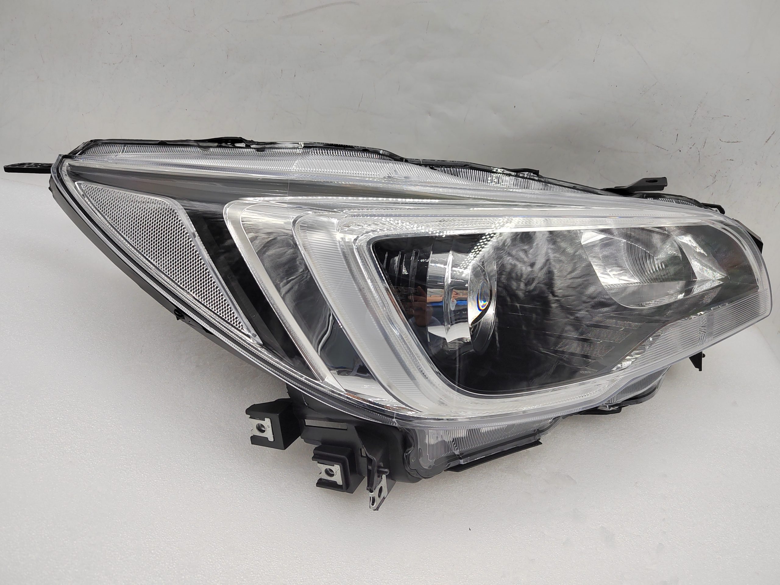 SUBARU LIBERTY OUTBACK 2015-2017 LED R.H.S HEADLIGHT ASSEMBLY