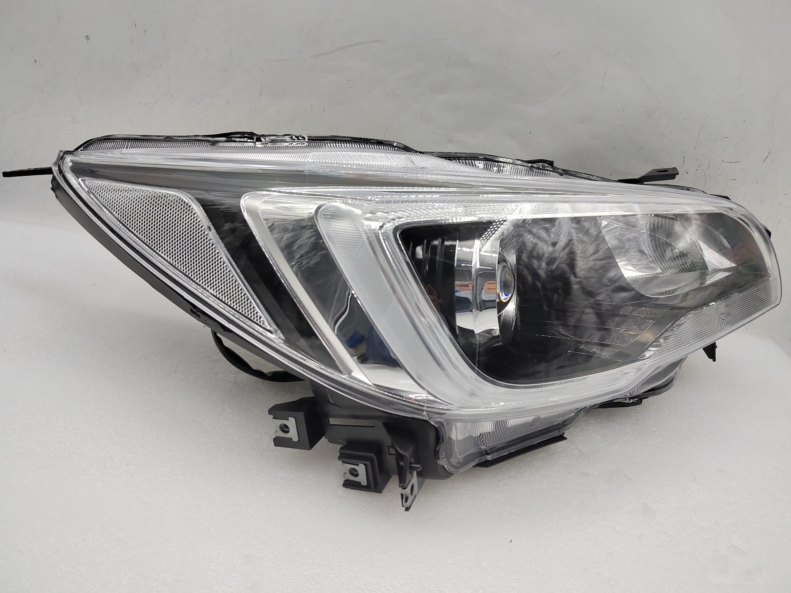 SUBARU LIBERTY OUTBACK 2015-2017 LED R.H.S HEADLIGHT ASSEMBLY