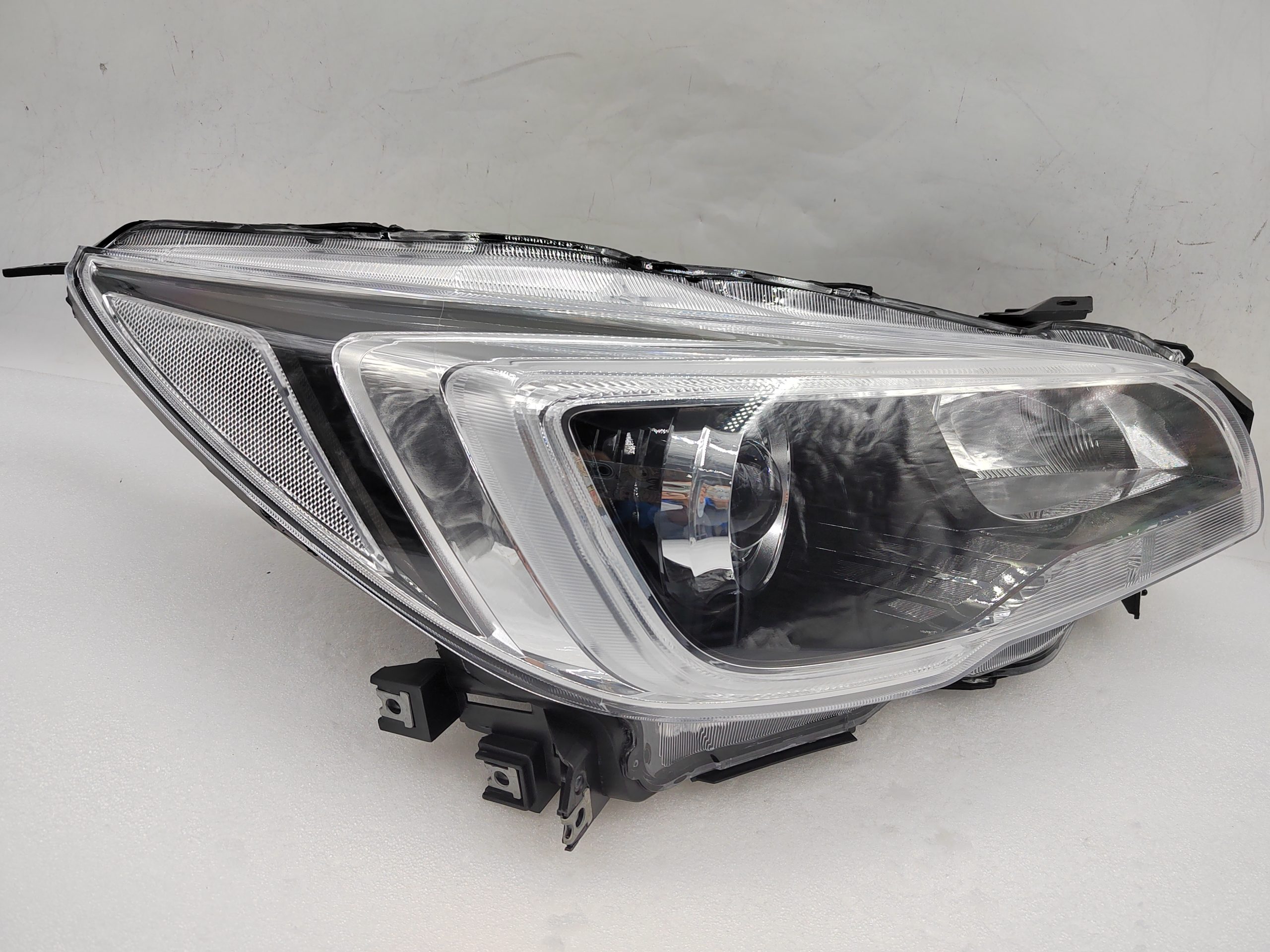 SUBARU LIBERTY OUTBACK 2015-2017 LED R.H.S HEADLIGHT ASSEMBLY