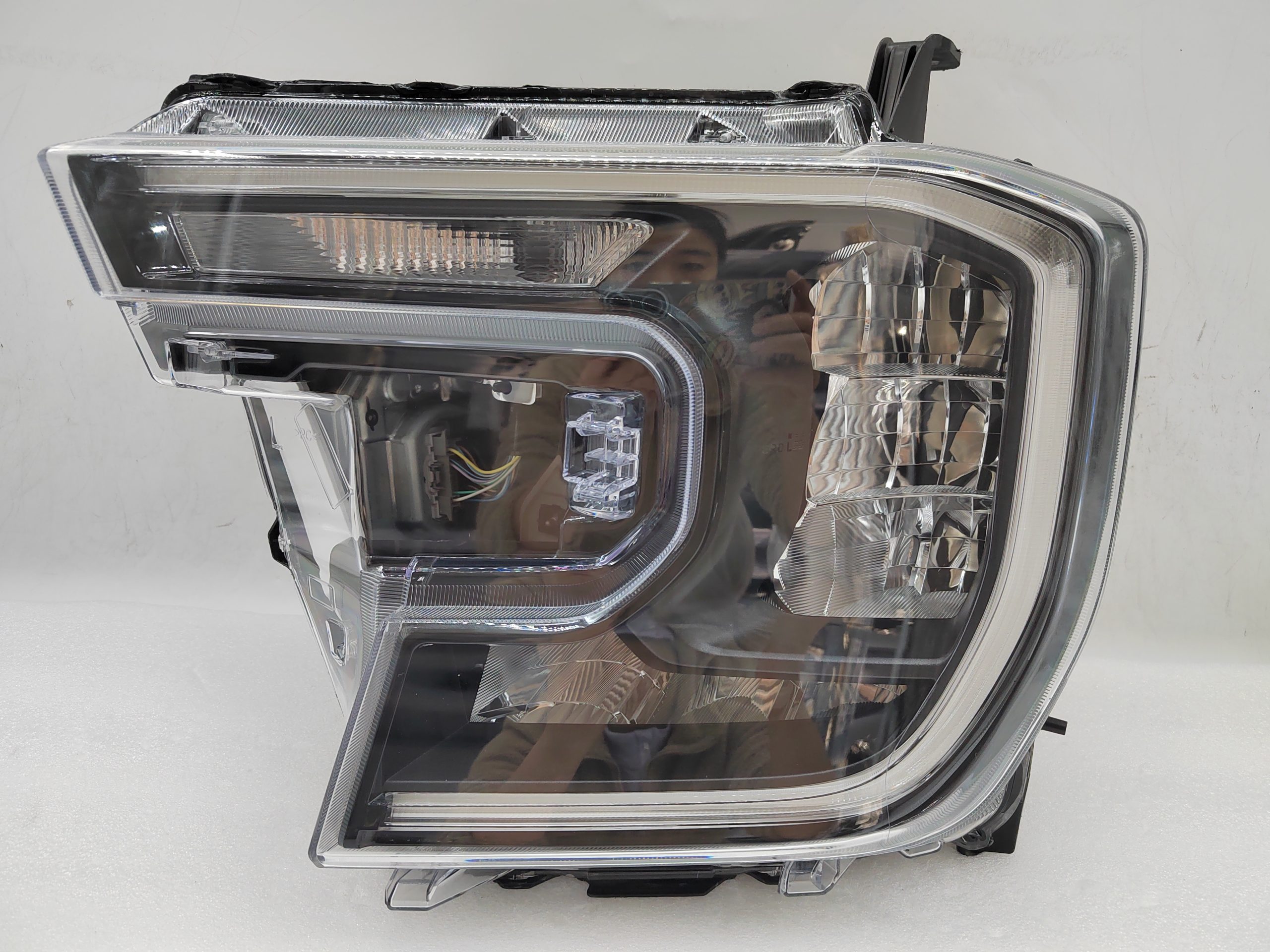 FORD EVEREST RANGER 2022-2024 LED L.H.S HEADLIGHT ASSEMBLY