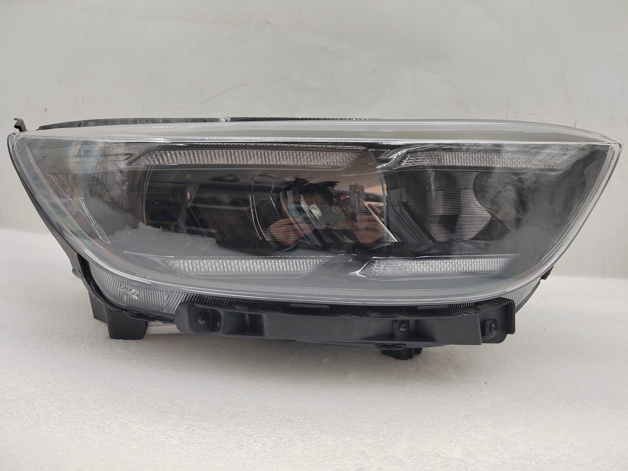 KIA STONIC 2021-2023 LED R.H.S HEADLIGHT ASSEMBLY
