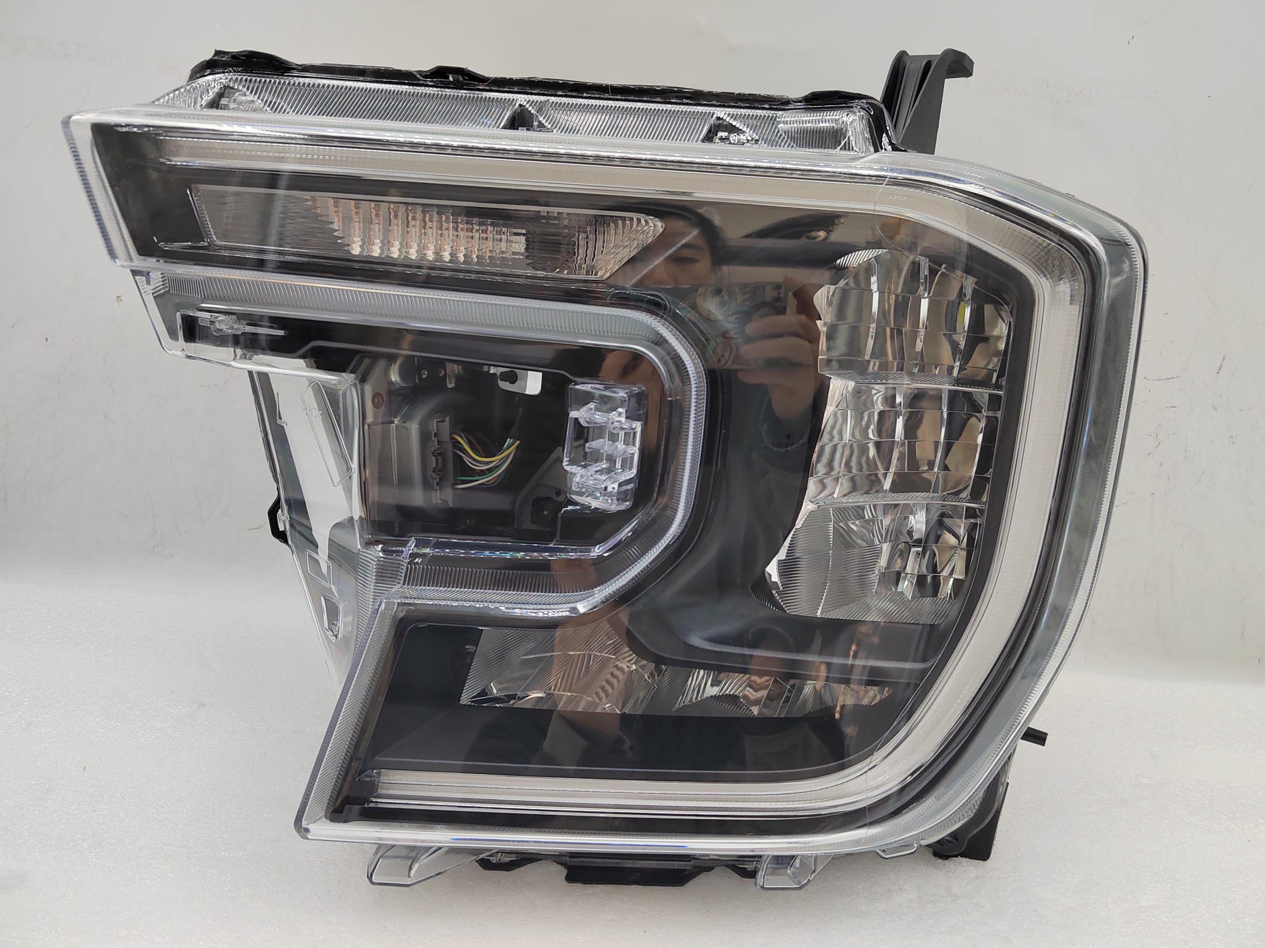 FORD EVEREST RANGER 2022-2024 LED L.H.S HEADLIGHT ASSEMBLY