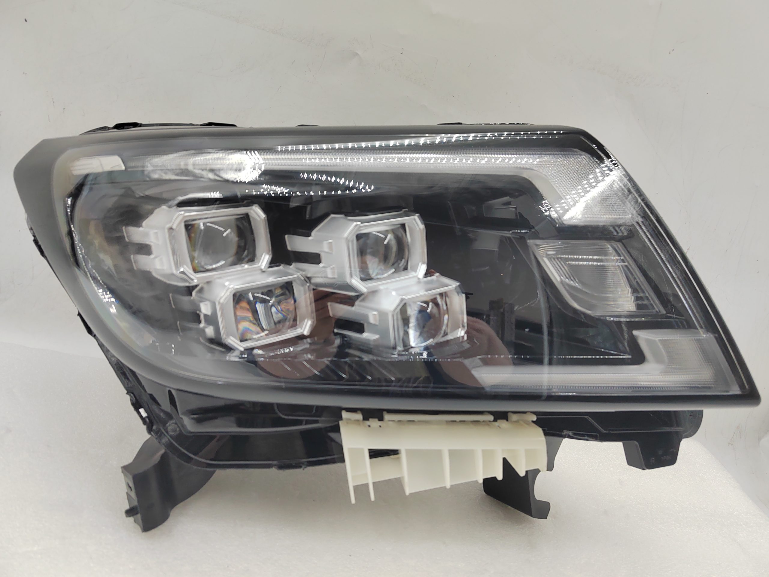NISSAN NAVARA 2021-2023 LED R.H.S HEADLIGHT ASSEMBLY