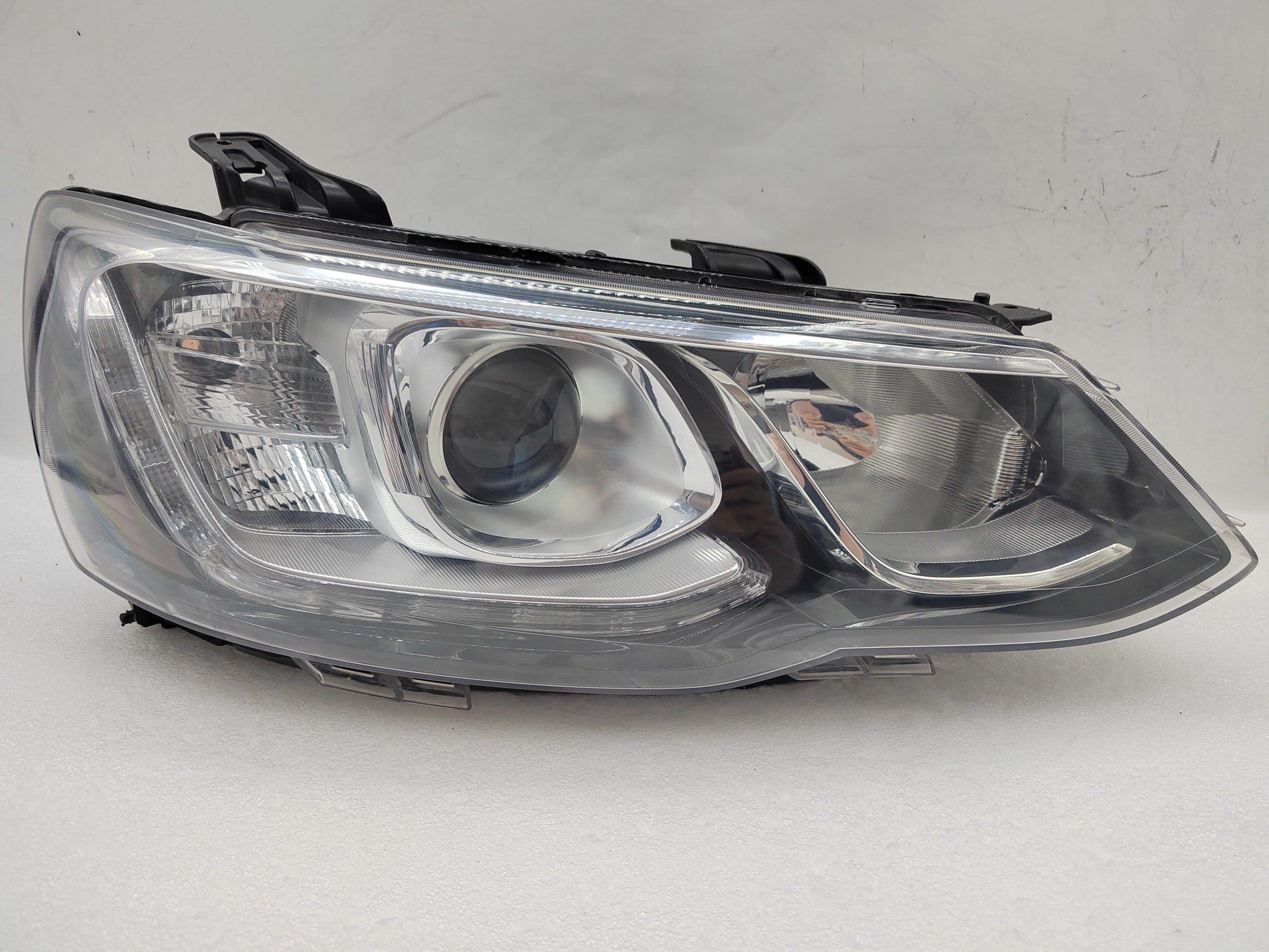 HOLDEN BARINA 2017-2019 HALOGEN R.H.S HEADLIGHT ASSEMBLY