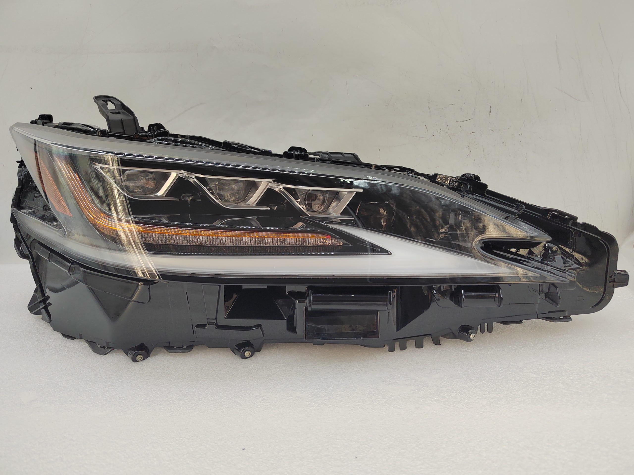 LEXUS ES 300H 2019-2021 LED R.H.S HEADLIGHT ASSEMBLY