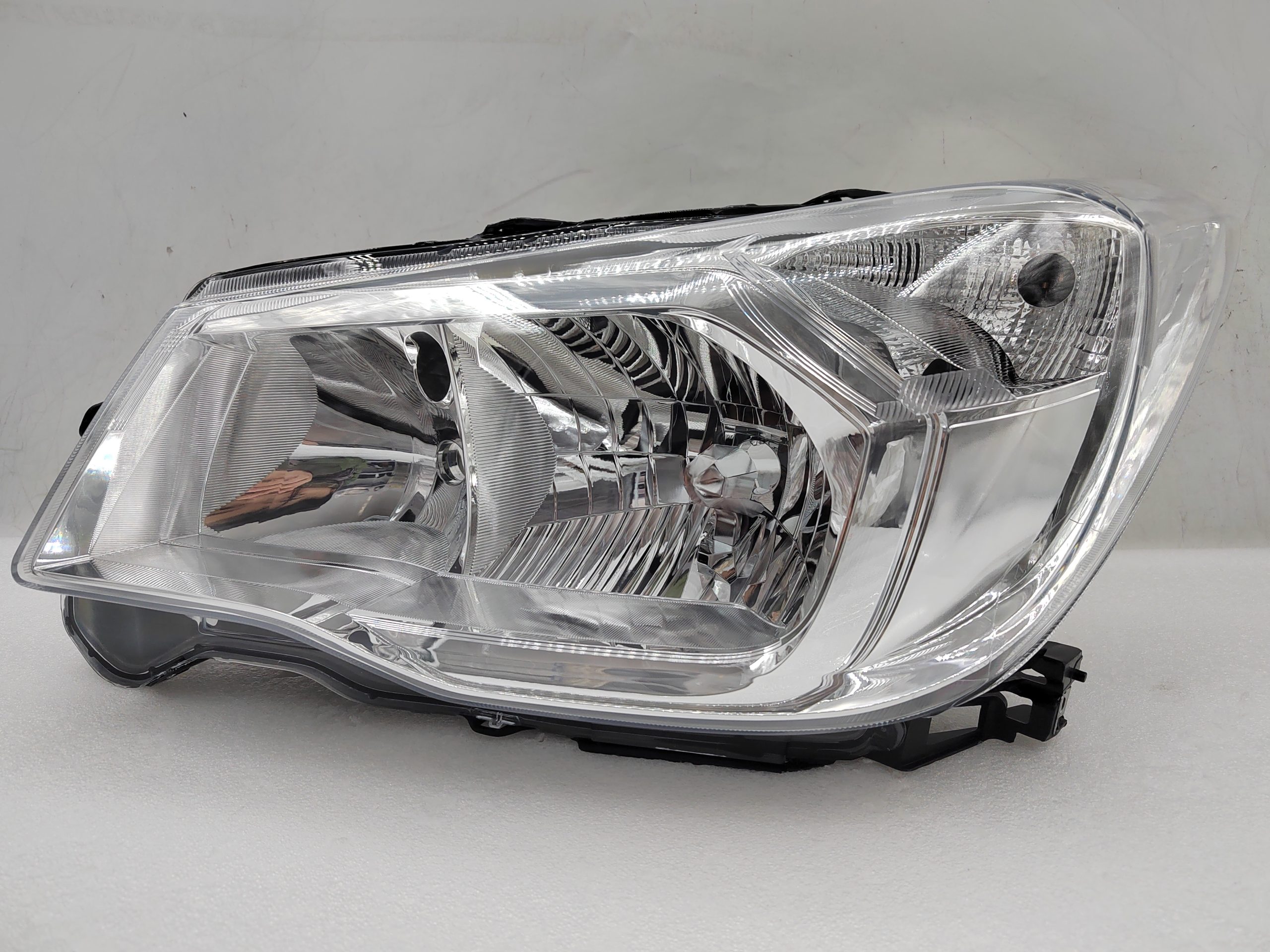 SUBARU FORESTER 2013-2015 HALOGEN L.H.S HEADLIGHT ASSEMBLY