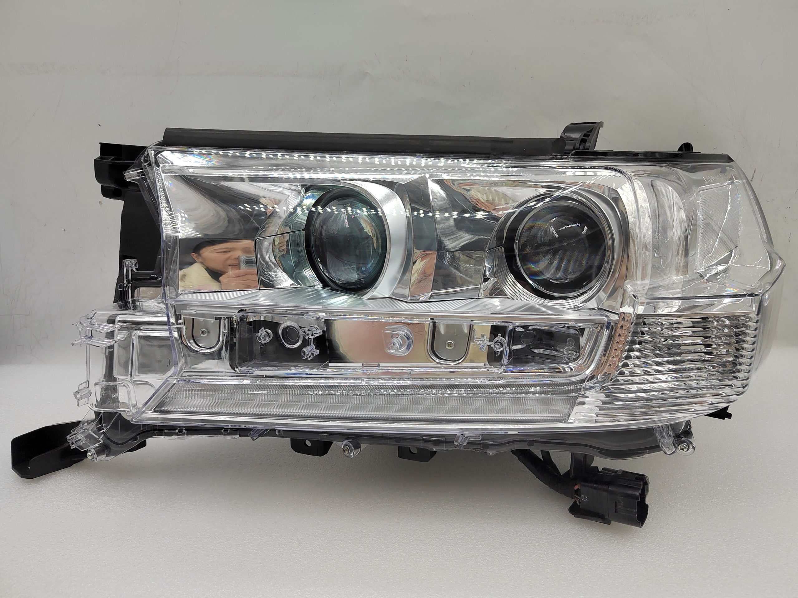 TOYOTA LANDCRUISER 200 SERIES VDJ200R 2016-2021 LED L.H.S HEADLIGHT ASSEMBLY