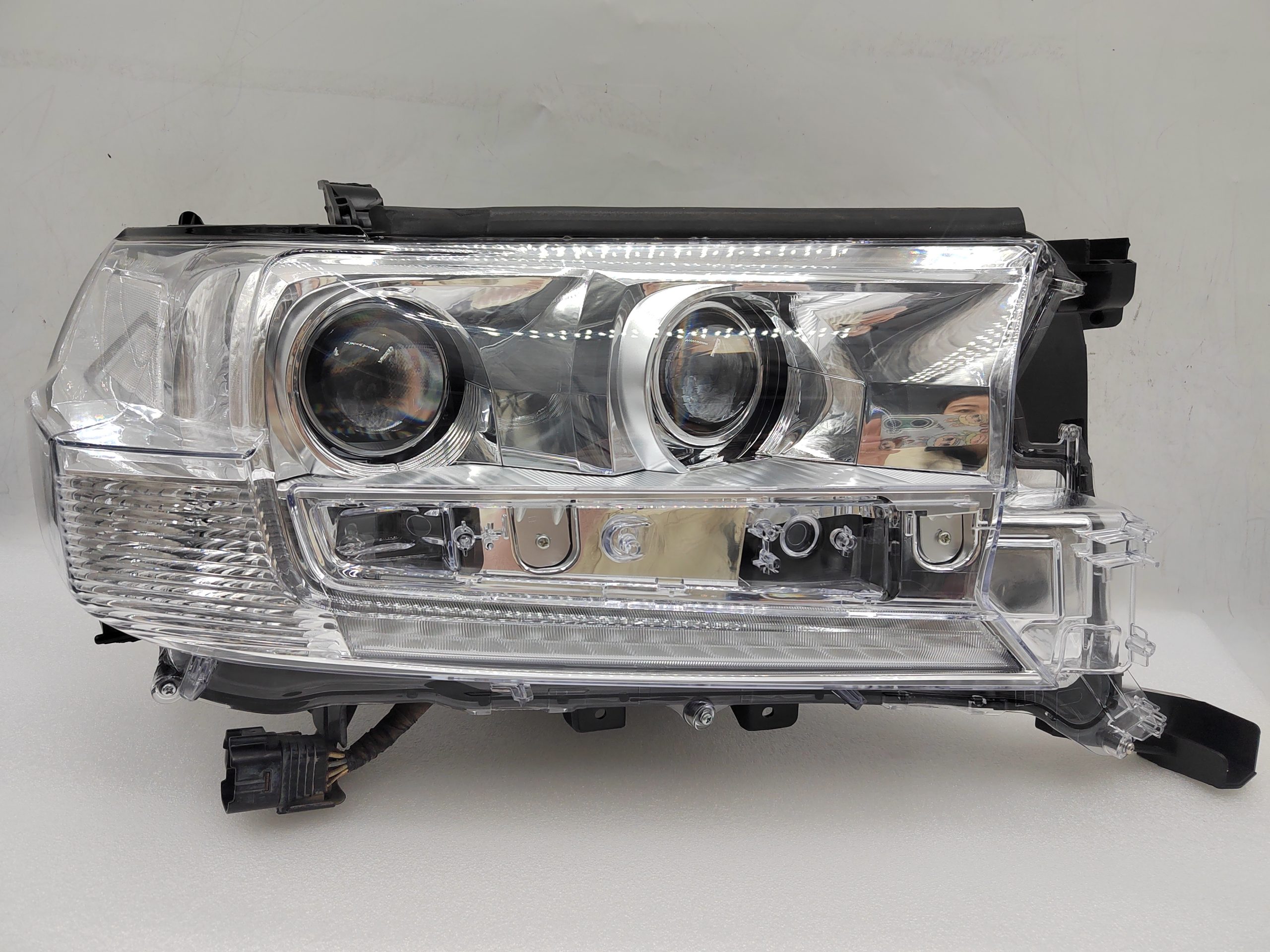 TOYOTA LANDCRUISER 200 SERIES VDJ200R 2016-2021 FULL LED R.H.S HEADLIGHT ASSEMBLY
